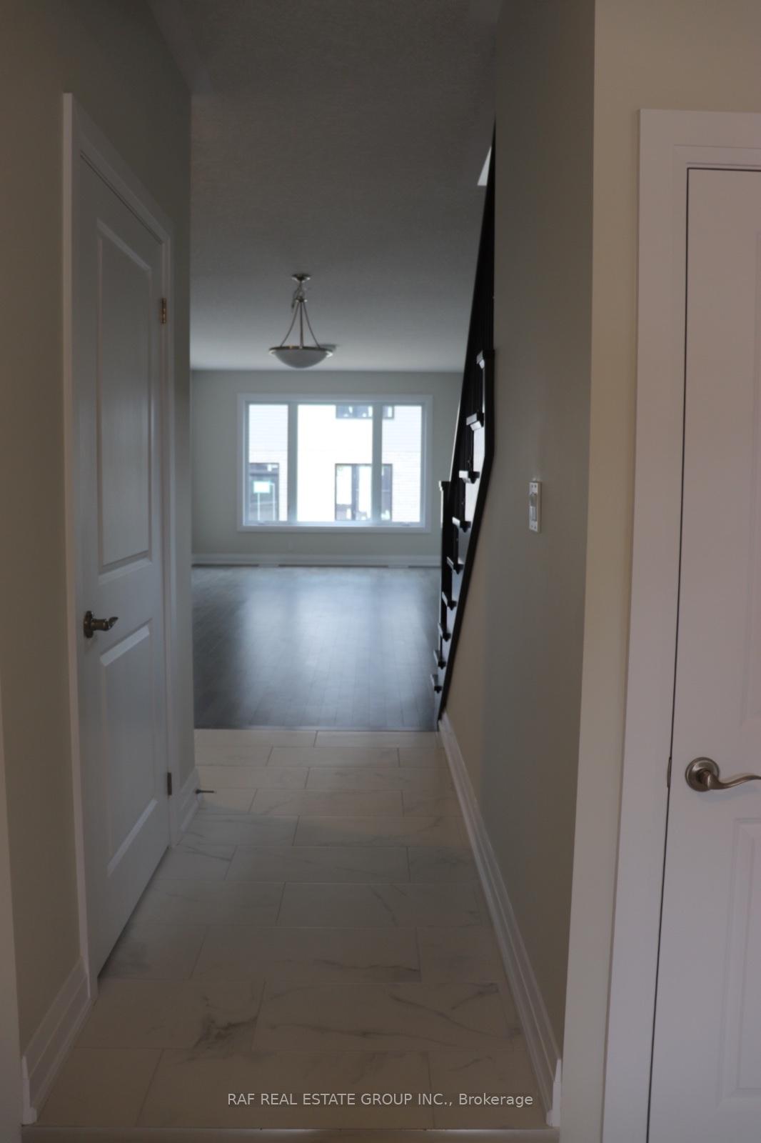 Photo 5 of 18 Jacob Detweiller Drive, Kitchener, Doon South — HOMEH