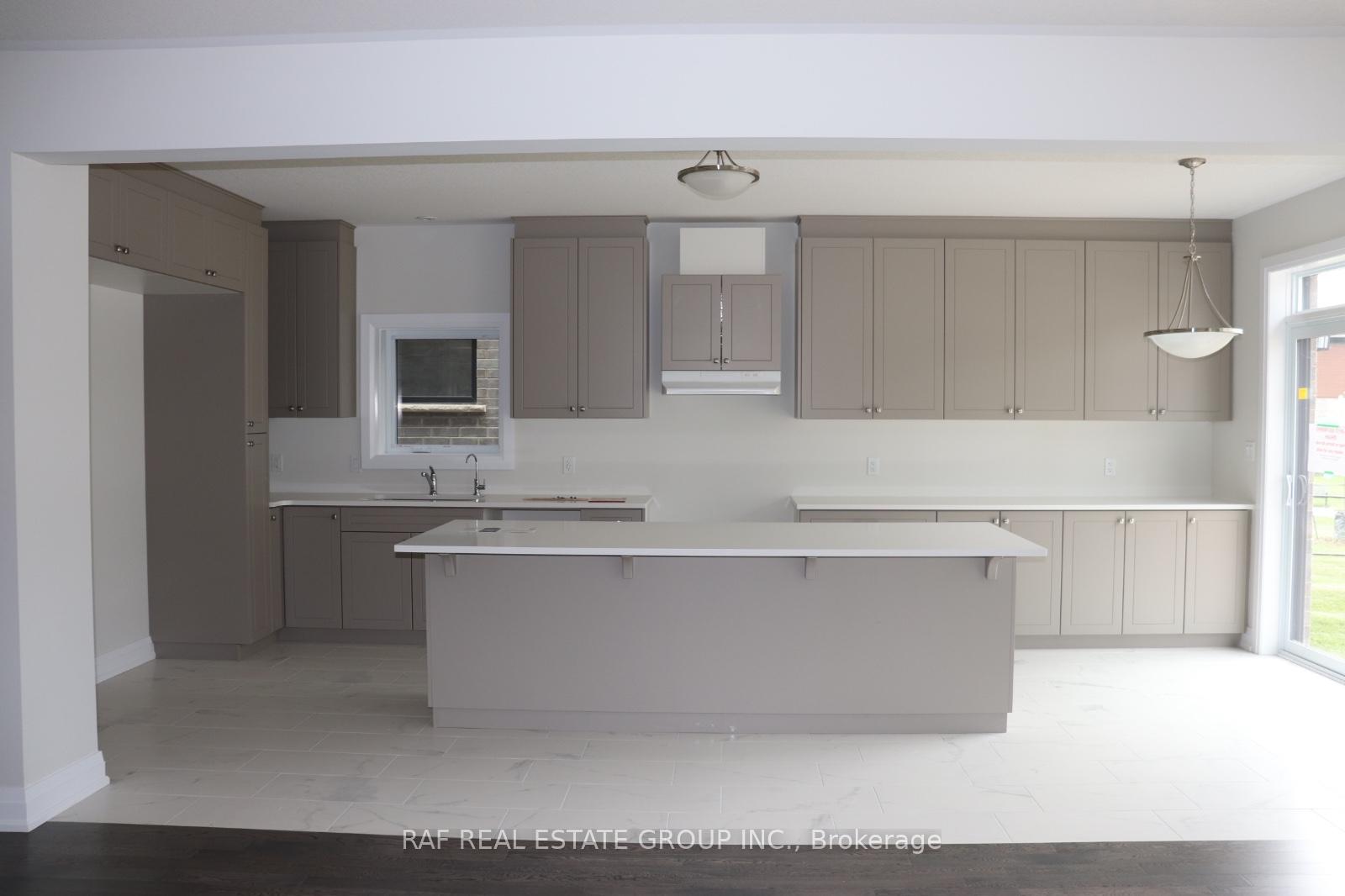 Photo 15 of 18 Jacob Detweiller Drive, Kitchener, Doon South — HOMEH