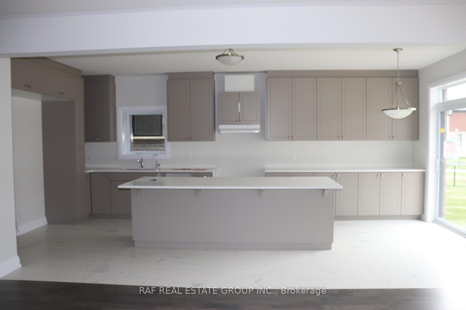 Photo 20 of 18 Jacob Detweiller Drive, Kitchener, Doon South — HOMEH