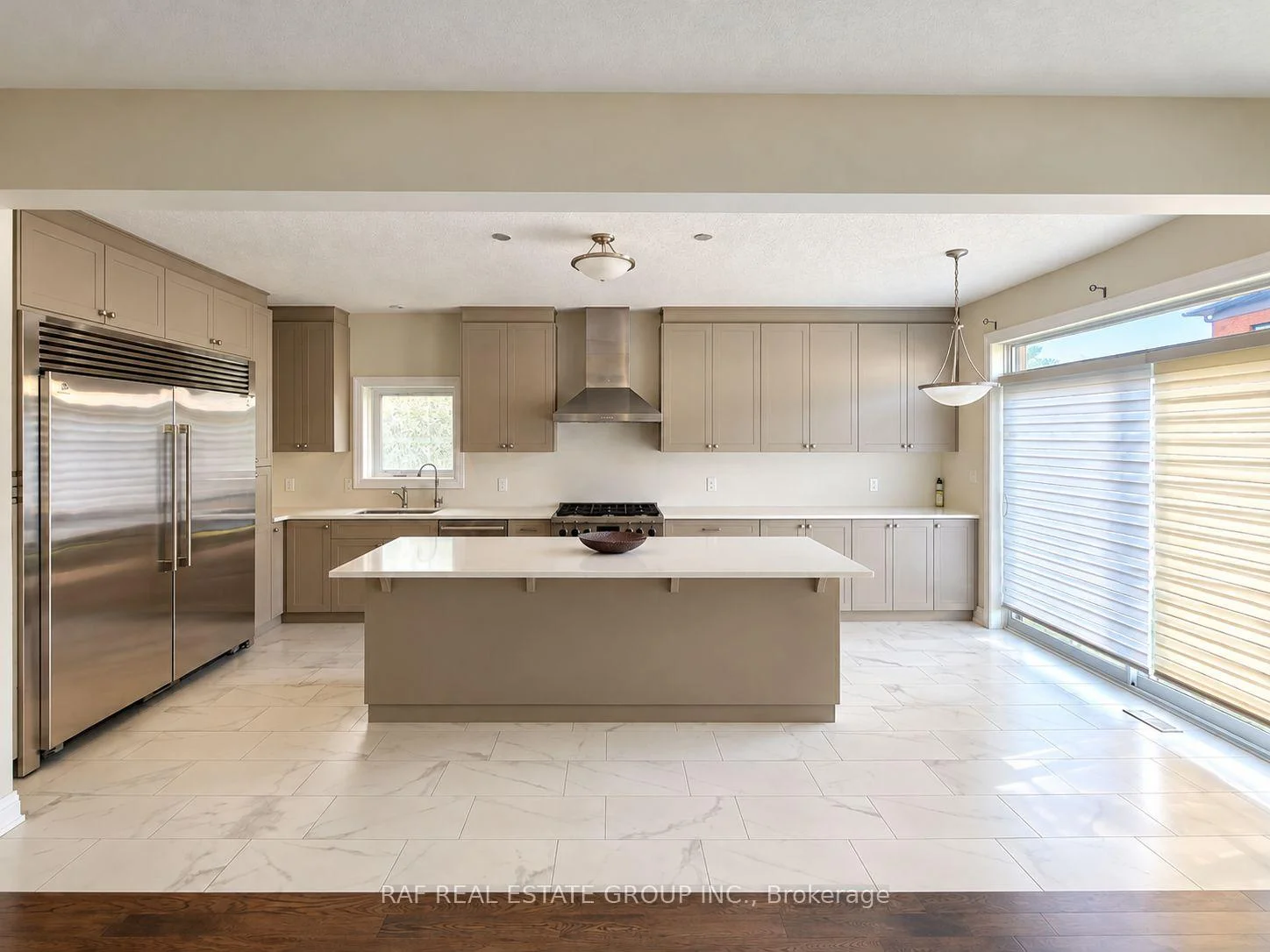 Photo 4 of 18 Jacob Detweiller Drive, Kitchener, Doon South — HOMEH