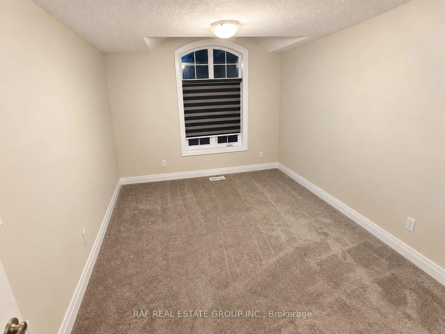 Photo 19 of 18 Jacob Detweiller Drive, Kitchener, Doon South — HOMEH