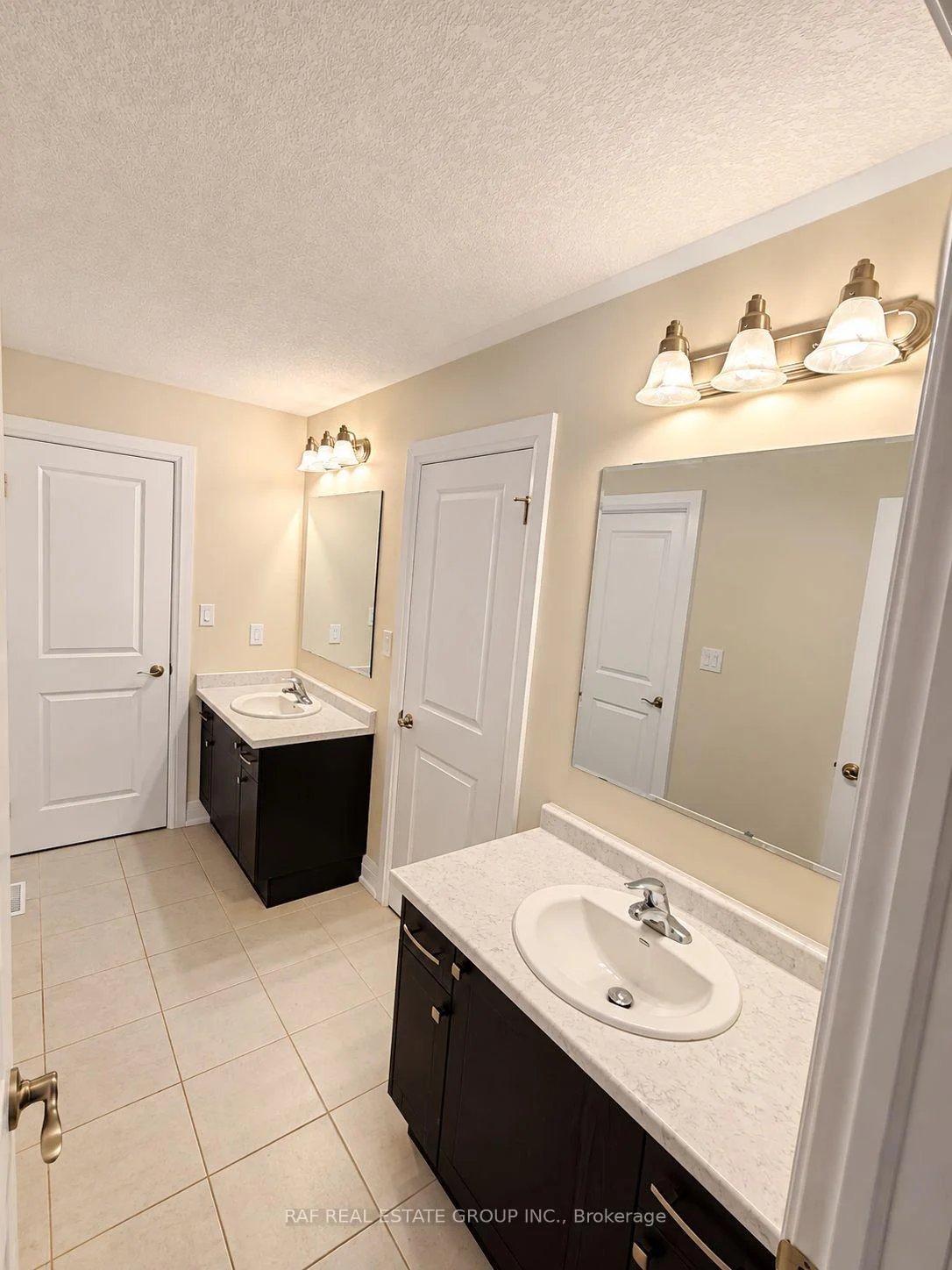 Photo 21 of 18 Jacob Detweiller Drive, Kitchener, Doon South — HOMEH