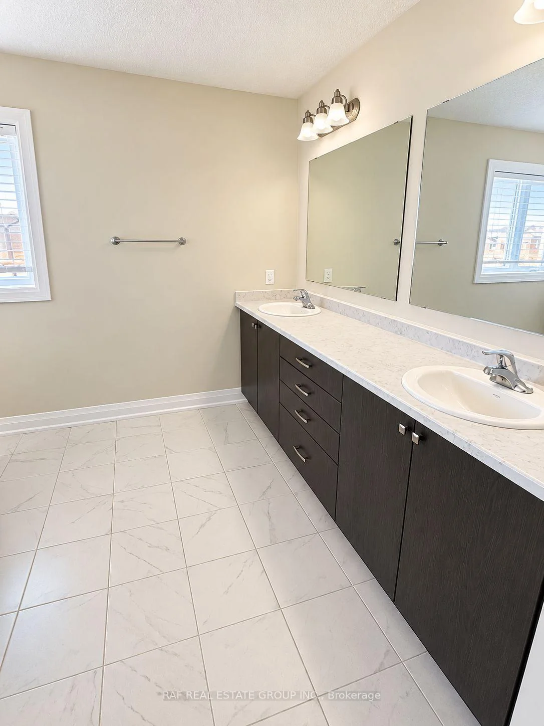 Photo 31 of 18 Jacob Detweiller Drive, Kitchener, Doon South — HOMEH