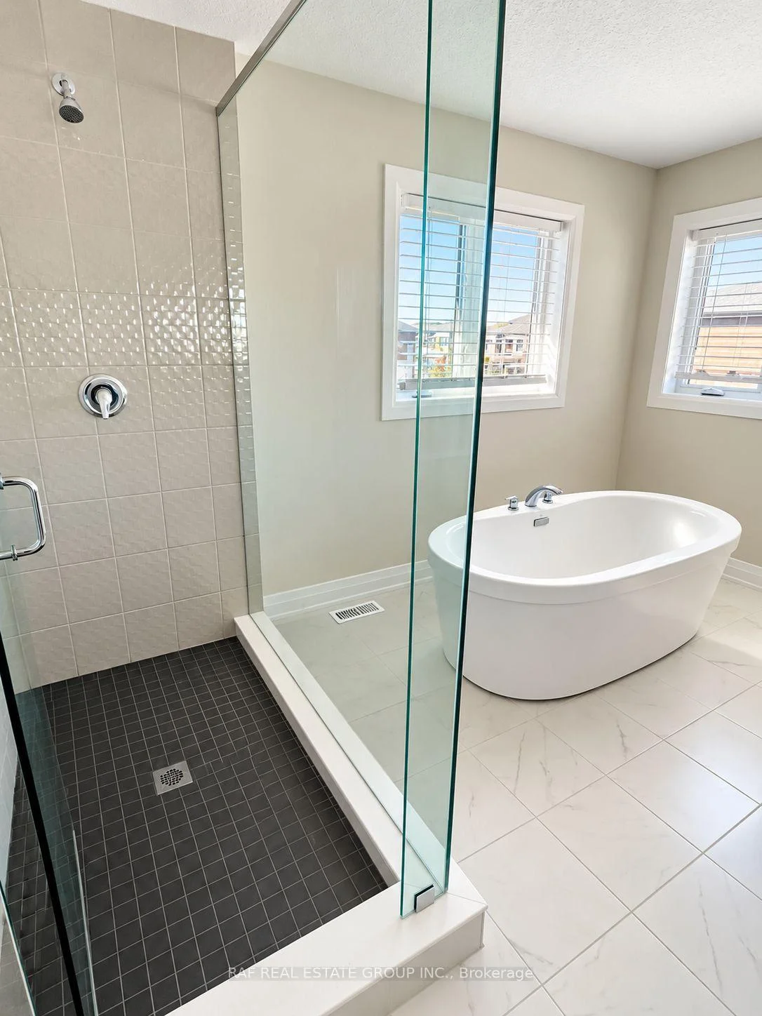 Photo 33 of 18 Jacob Detweiller Drive, Kitchener, Doon South — HOMEH