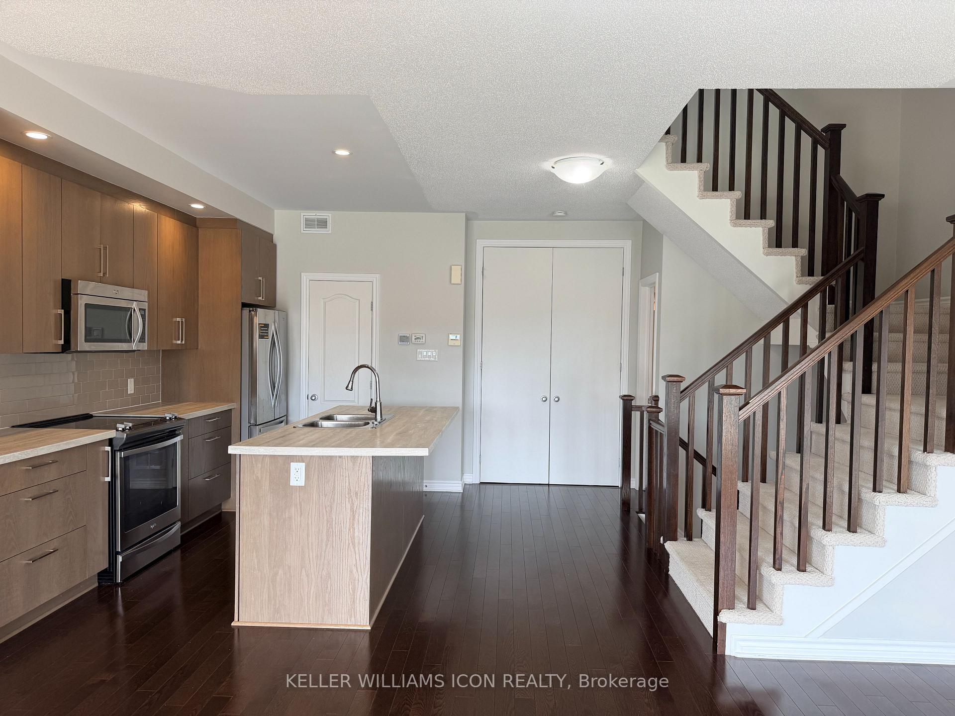 Photo 7 of 224 Chaperal Private, Ottawa, Avalon West — HOMEH