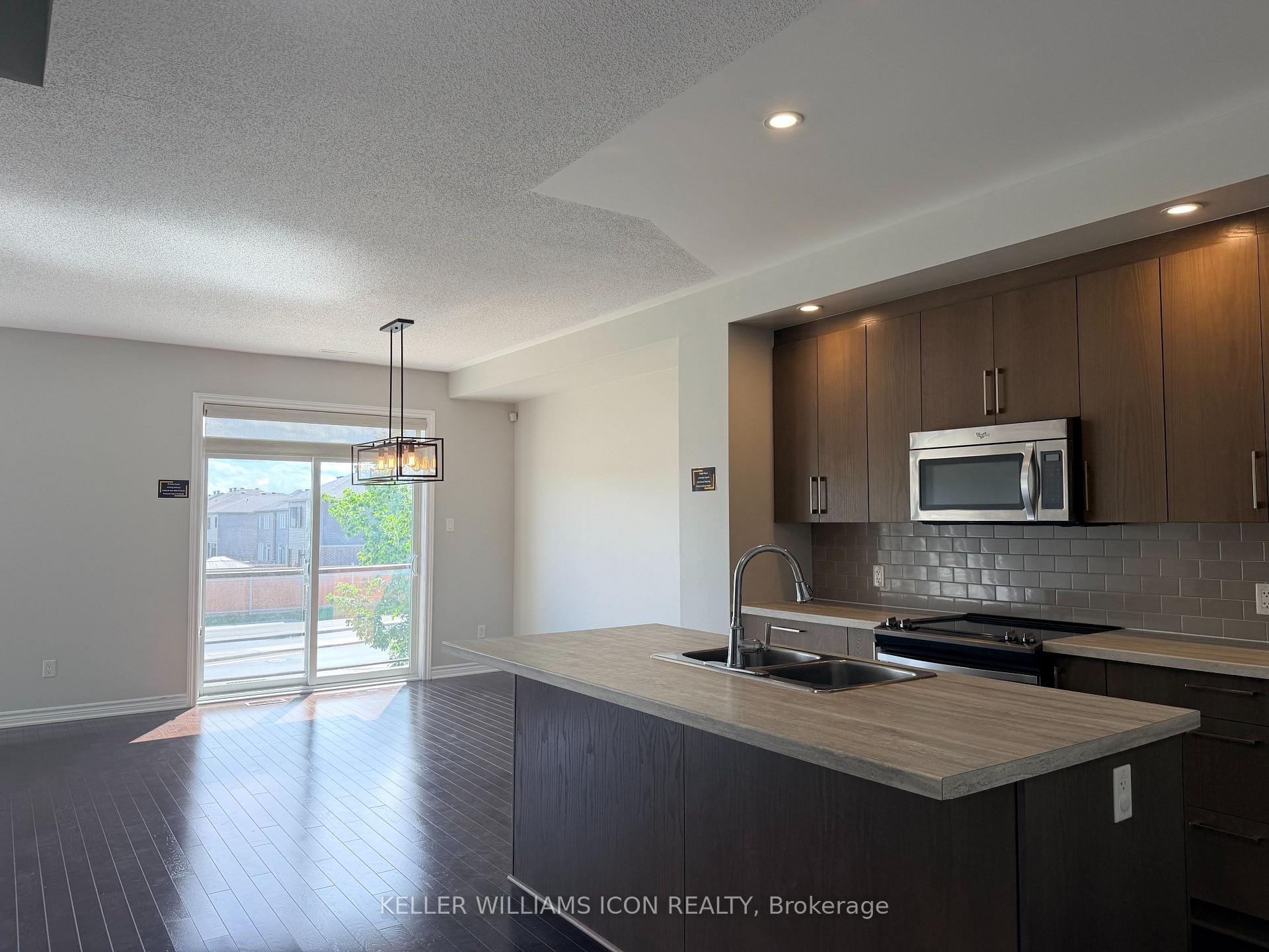Photo 9 of 224 Chaperal Private, Ottawa, Avalon West — HOMEH