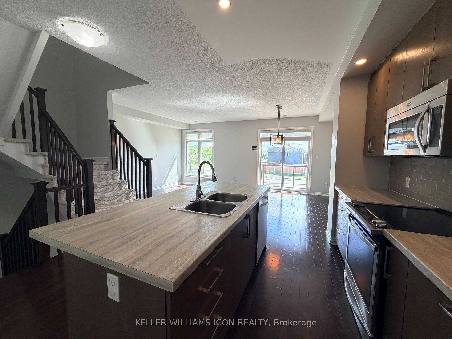 Photo 10 of 224 Chaperal Private, Ottawa, Avalon West — HOMEH