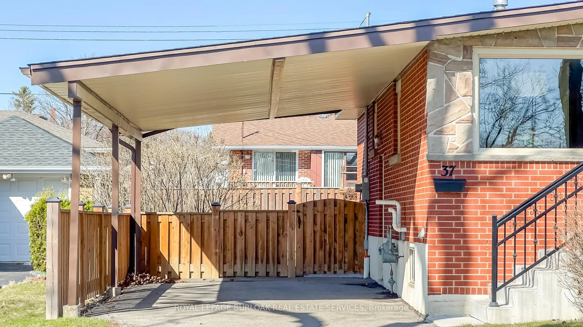Photo 3 of 37 Bobolink Road, Hamilton, Bruleville — HOMEH