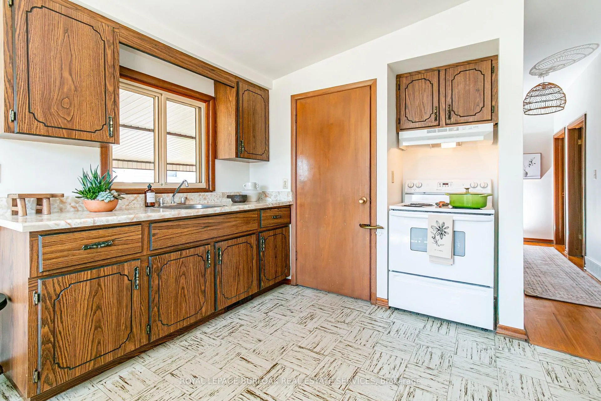 Photo 14 of 37 Bobolink Road, Hamilton, Bruleville — HOMEH