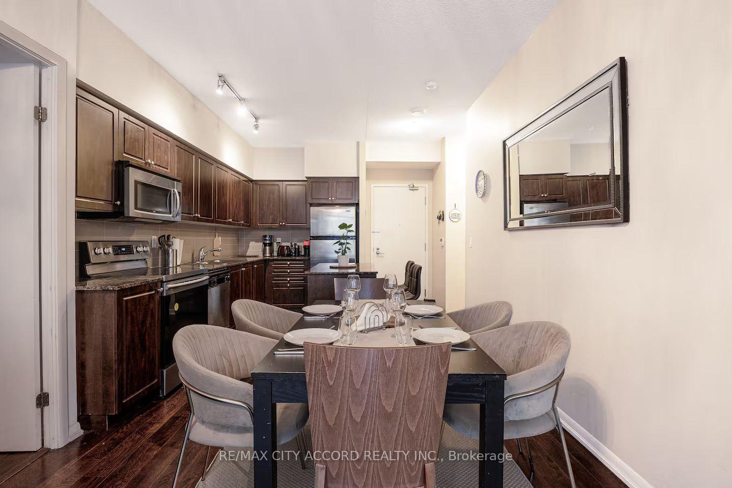 Photo 4 of Unit 378, 209 Fort York Boulevard, Toronto, Niagara — HOMEH