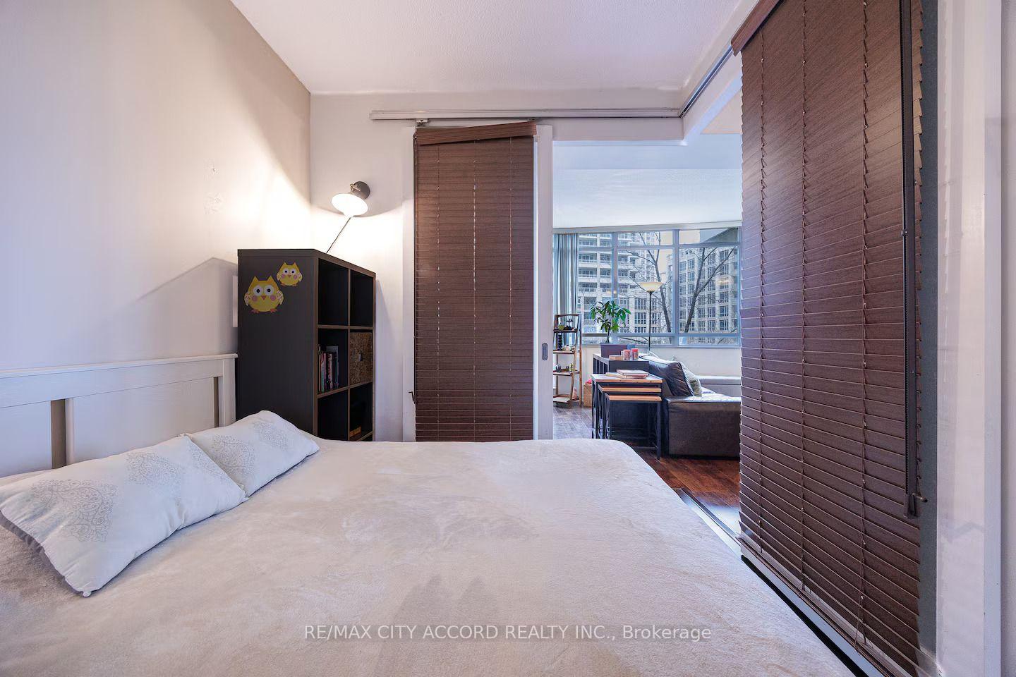 Photo 6 of Unit 378, 209 Fort York Boulevard, Toronto, Niagara — HOMEH