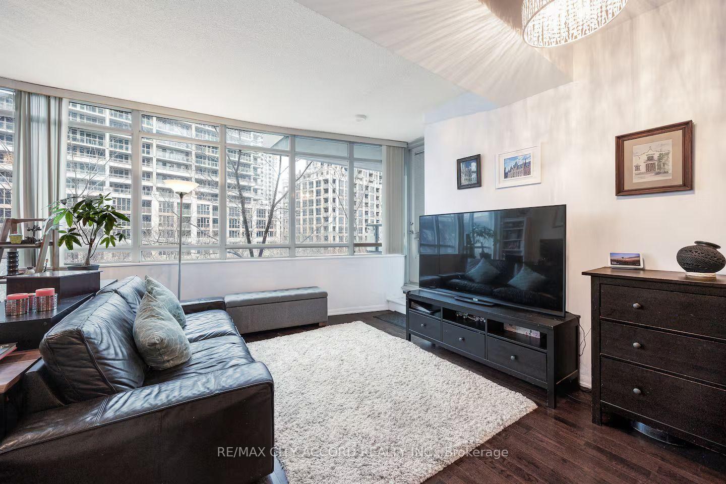 Photo 7 of Unit 378, 209 Fort York Boulevard, Toronto, Niagara — HOMEH