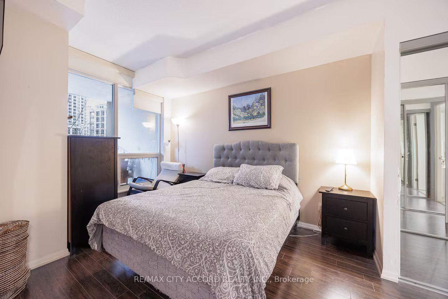 Photo 10 of Unit 378, 209 Fort York Boulevard, Toronto, Niagara — HOMEH