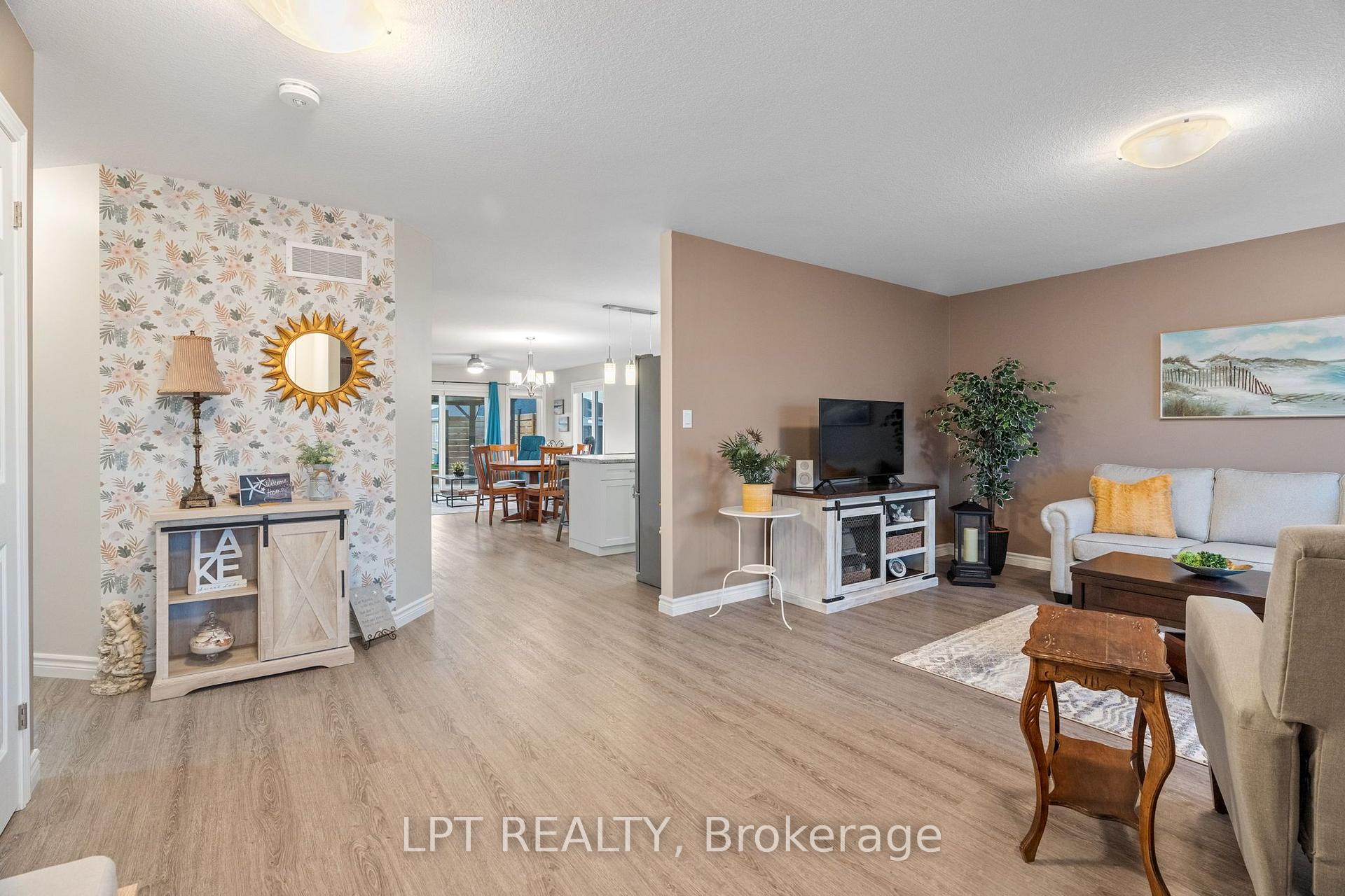 Photo 15 of 102 Huron Heights Drive, Ashfield-Colborne-Wawanosh, Colborne — HOMEH