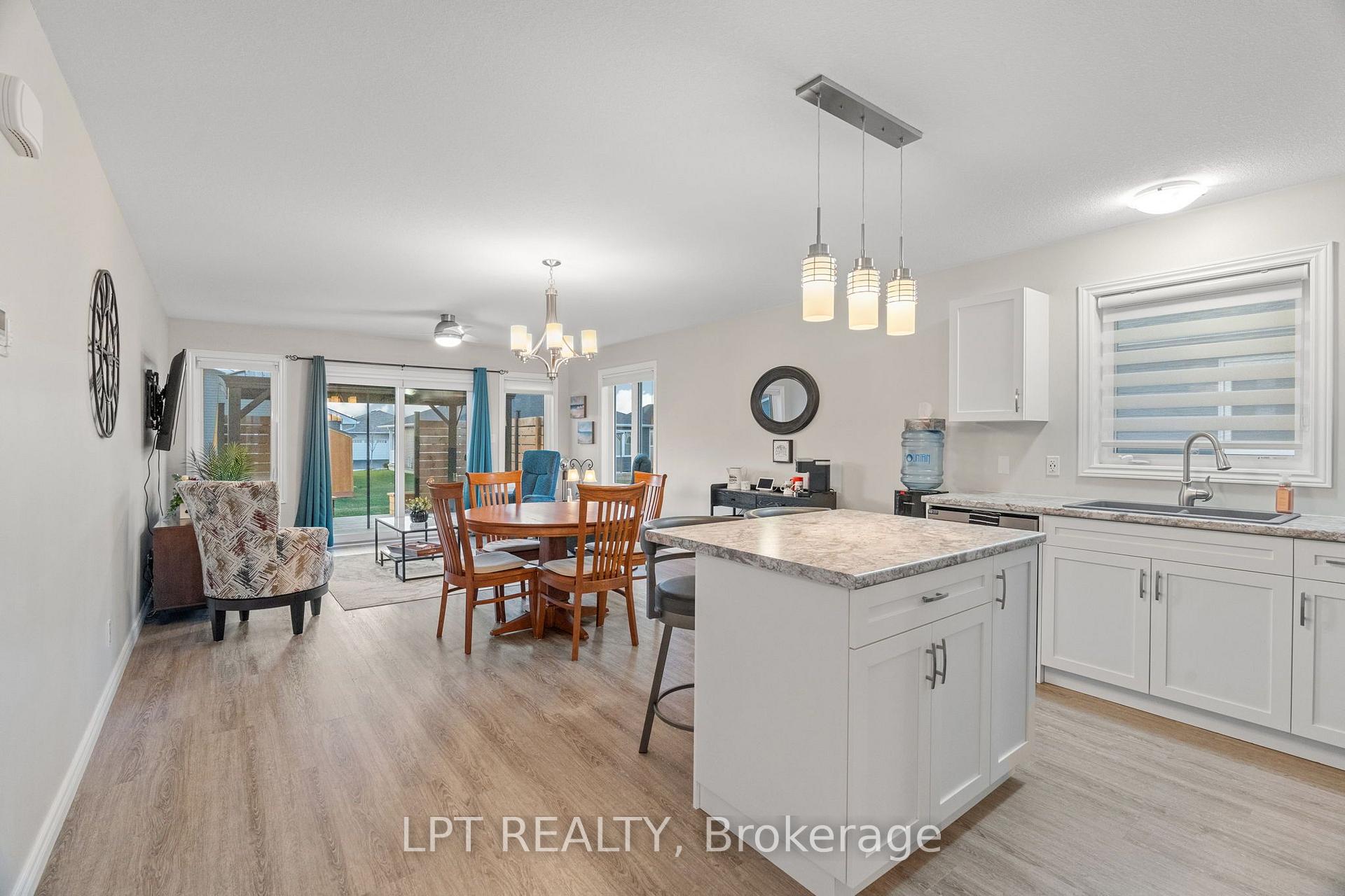 Photo 27 of 102 Huron Heights Drive, Ashfield-Colborne-Wawanosh, Colborne — HOMEH