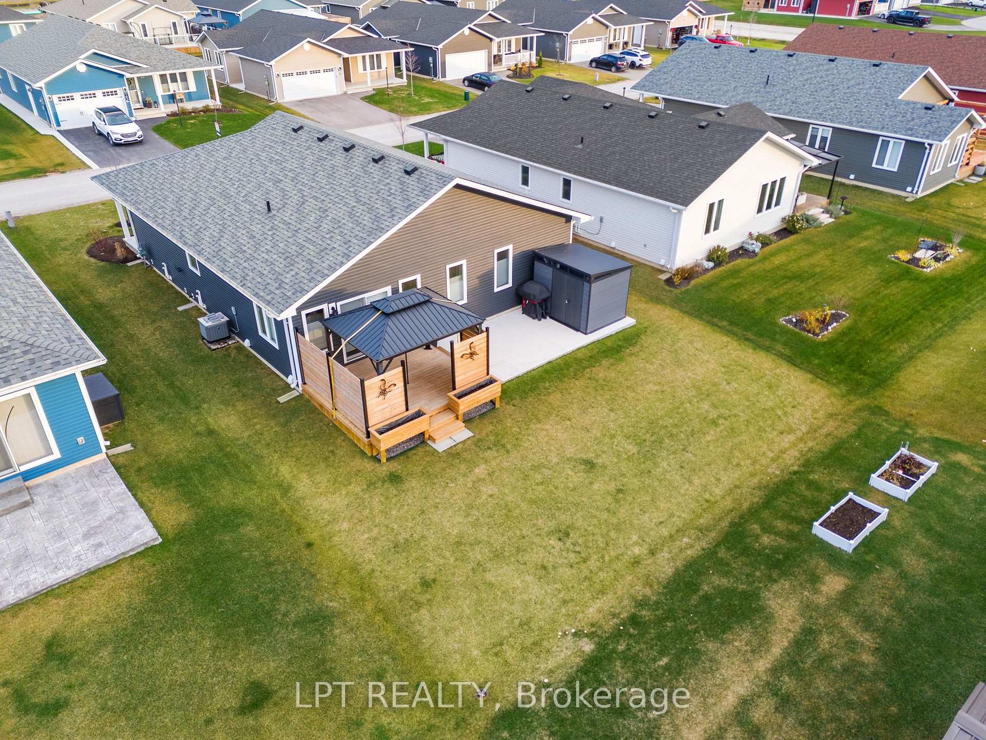 Photo 25 of 102 Huron Heights Drive, Ashfield-Colborne-Wawanosh, Colborne — HOMEH