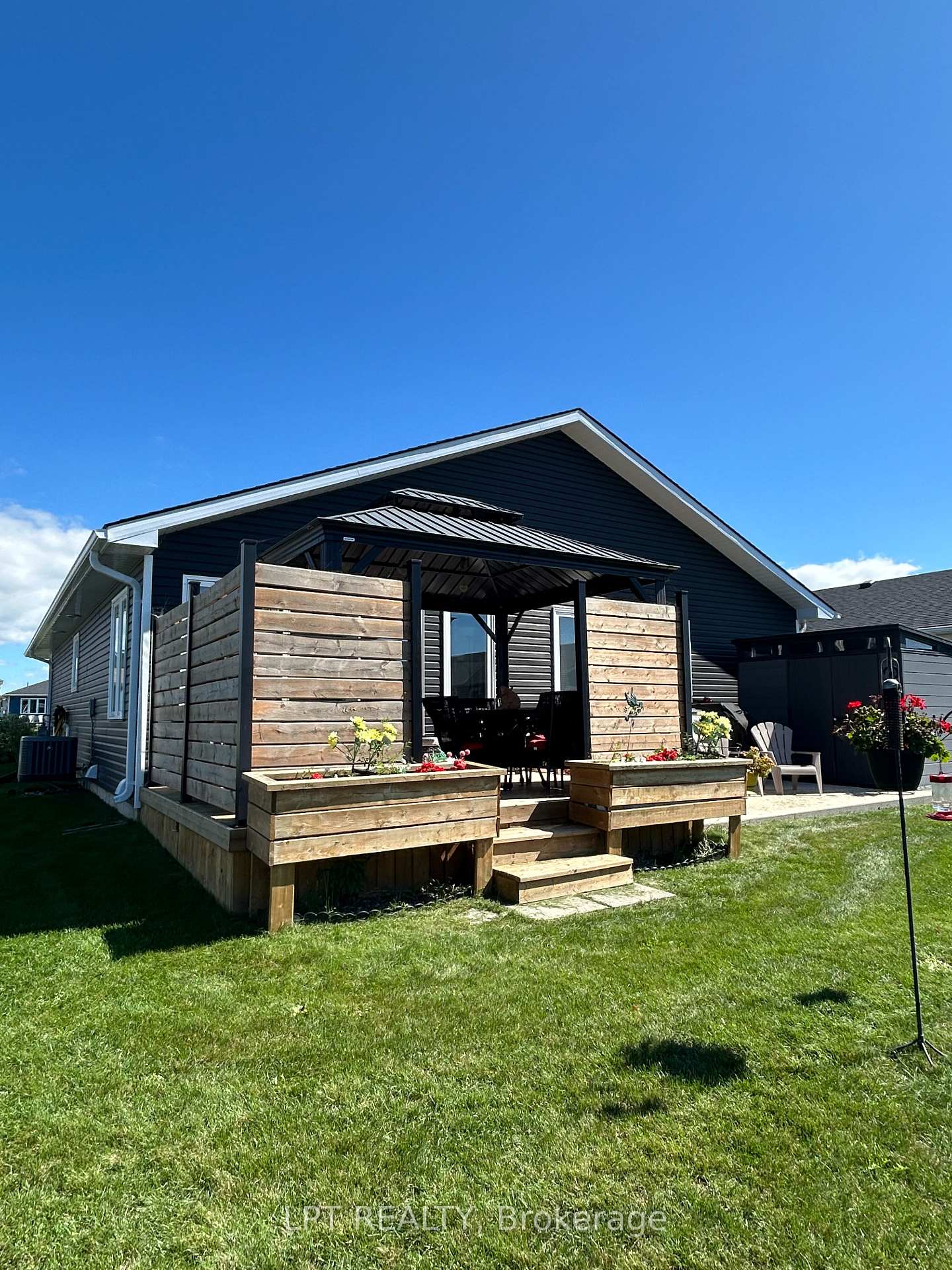 Photo 28 of 102 Huron Heights Drive, Ashfield-Colborne-Wawanosh, Colborne — HOMEH