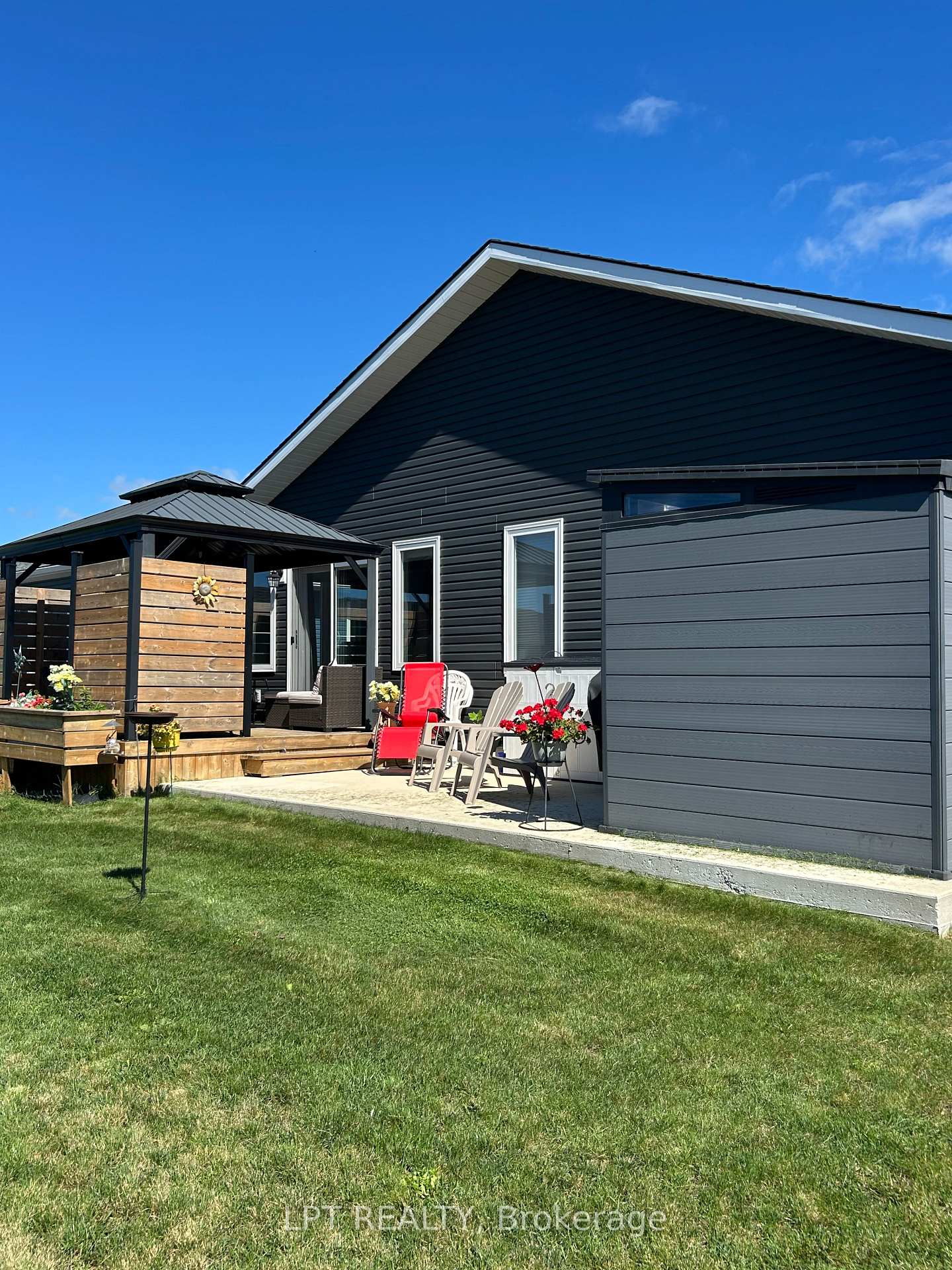 Photo 87 of 102 Huron Heights Drive, Ashfield-Colborne-Wawanosh, Colborne — HOMEH