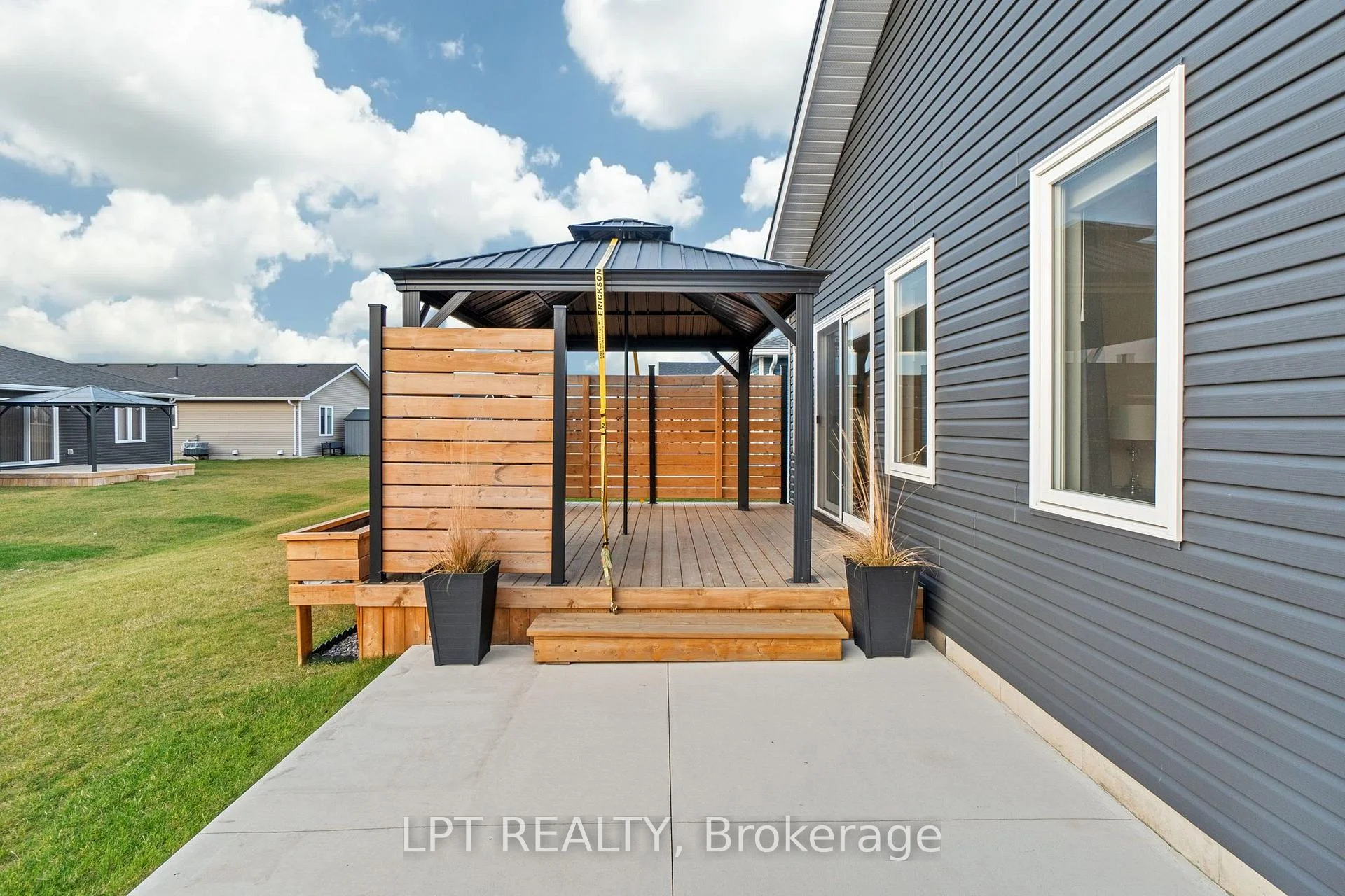 Photo 83 of 102 Huron Heights Drive, Ashfield-Colborne-Wawanosh, Colborne — HOMEH