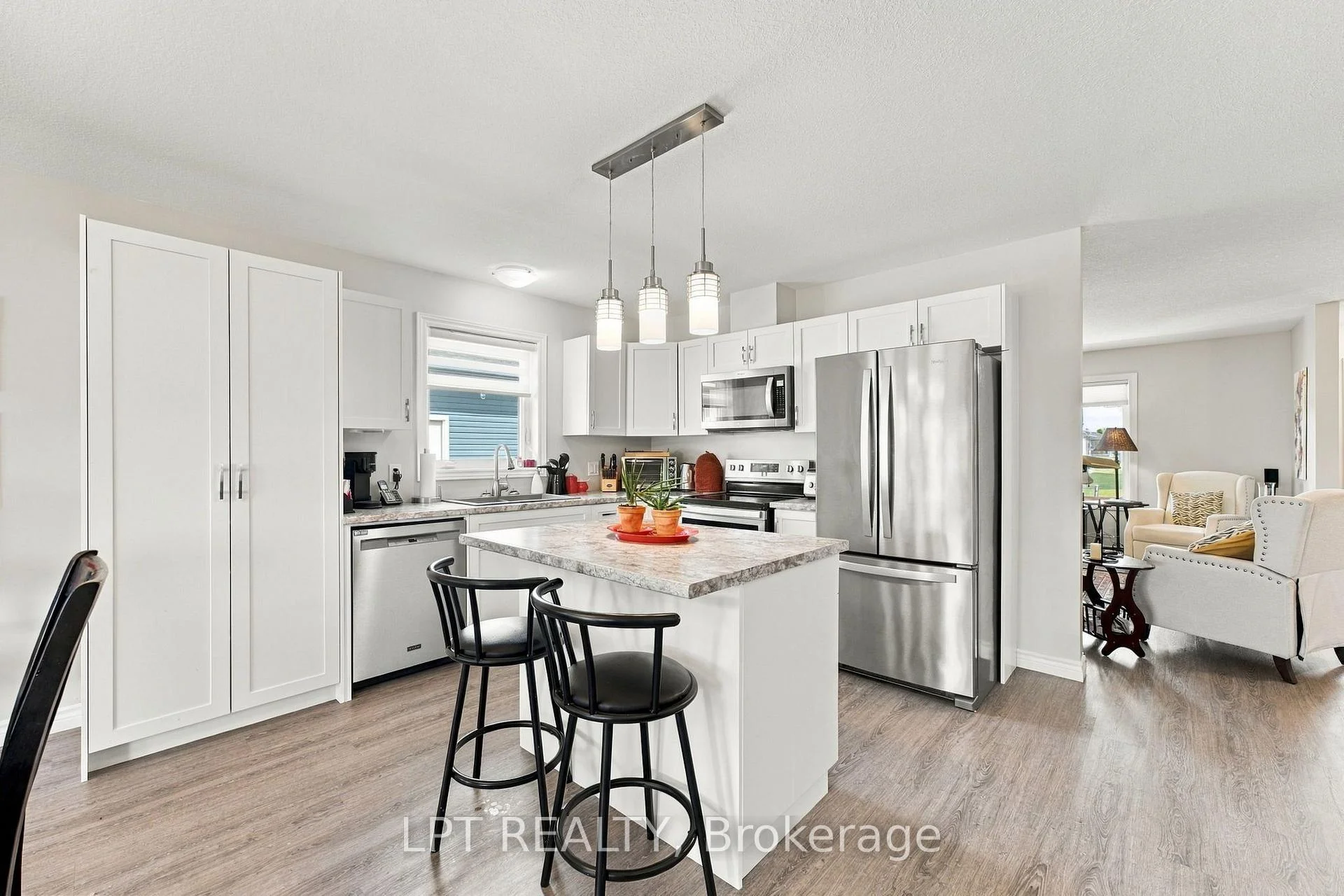 Photo 37 of 102 Huron Heights Drive, Ashfield-Colborne-Wawanosh, Colborne — HOMEH