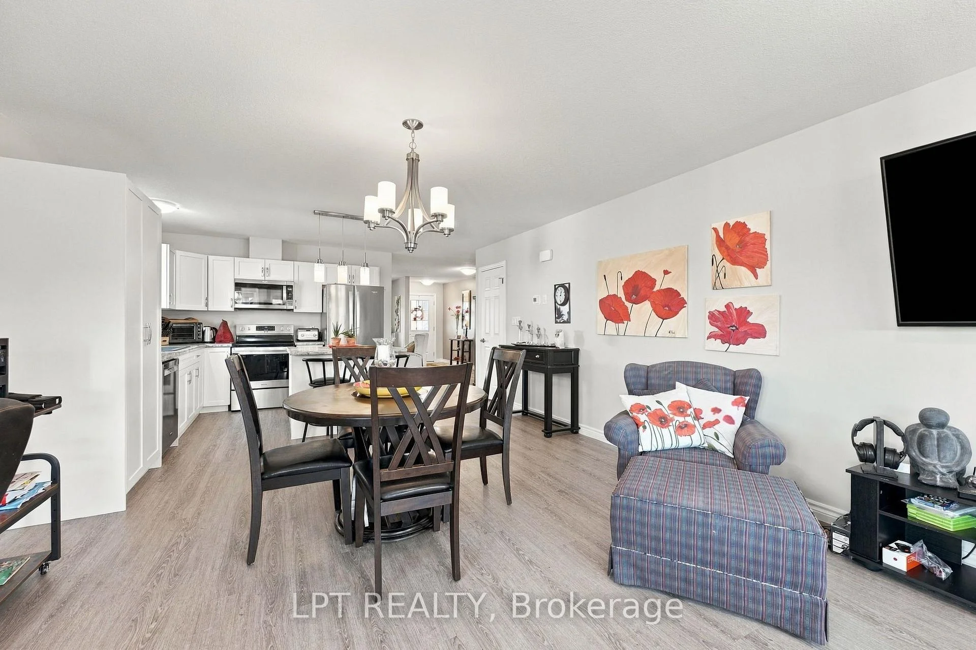 Photo 46 of 102 Huron Heights Drive, Ashfield-Colborne-Wawanosh, Colborne — HOMEH