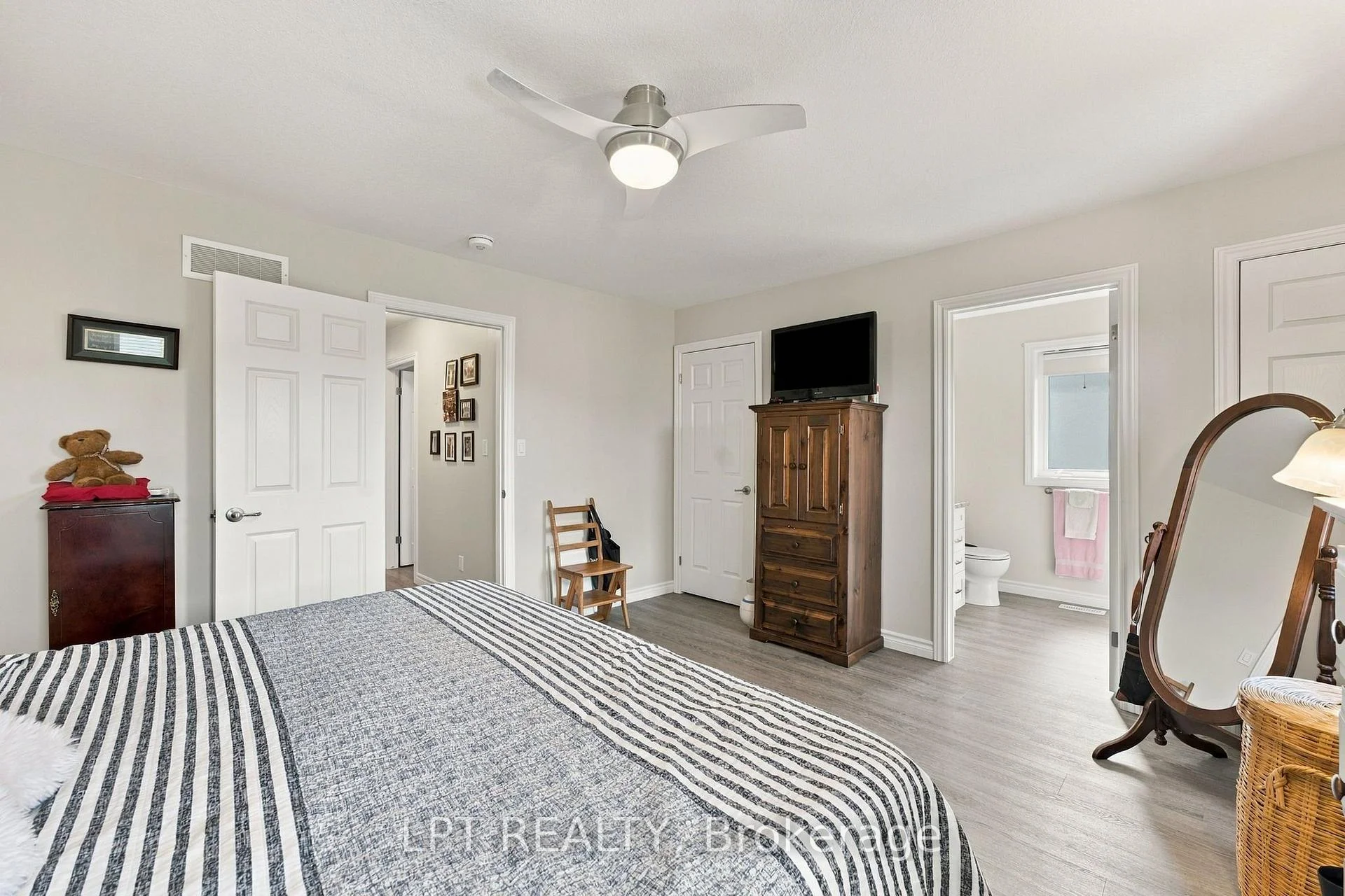 Photo 76 of 102 Huron Heights Drive, Ashfield-Colborne-Wawanosh, Colborne — HOMEH