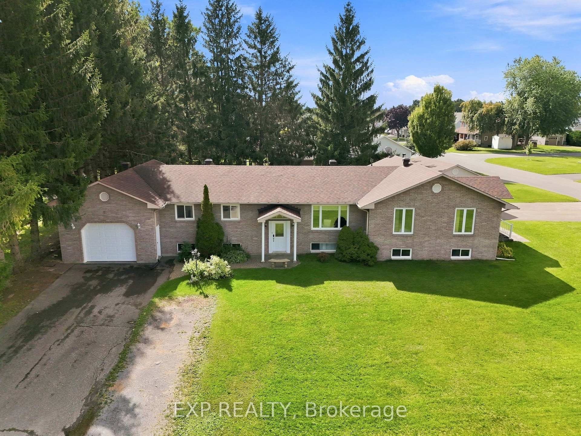 Photo 44 of 30 Albert Street, Russell, Embrun — HOMEH