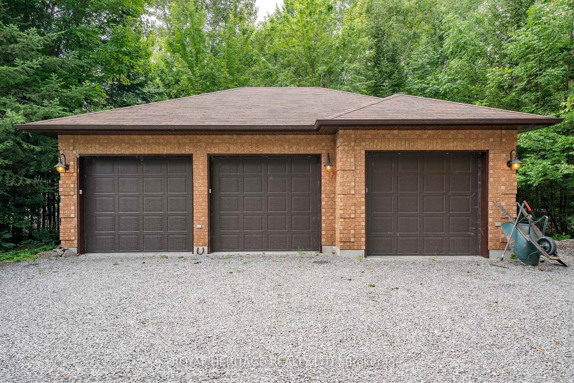 Photo 32 of 120 Mcgregor Drive, Kawartha Lakes, Bobcaygeon — HOMEH