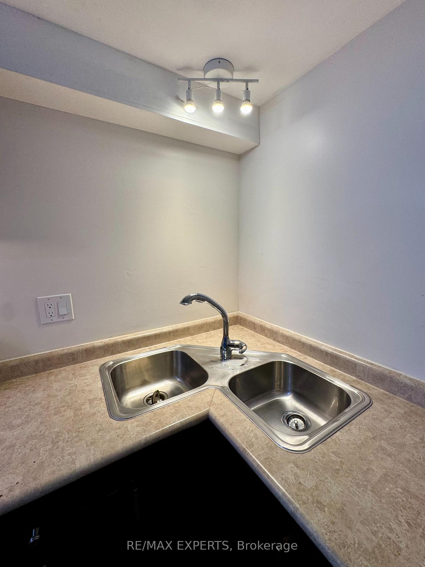 Photo 7 of Unit Basement, 19 Eleanor Circle, Richmond Hill, South Richvale — HOMEH