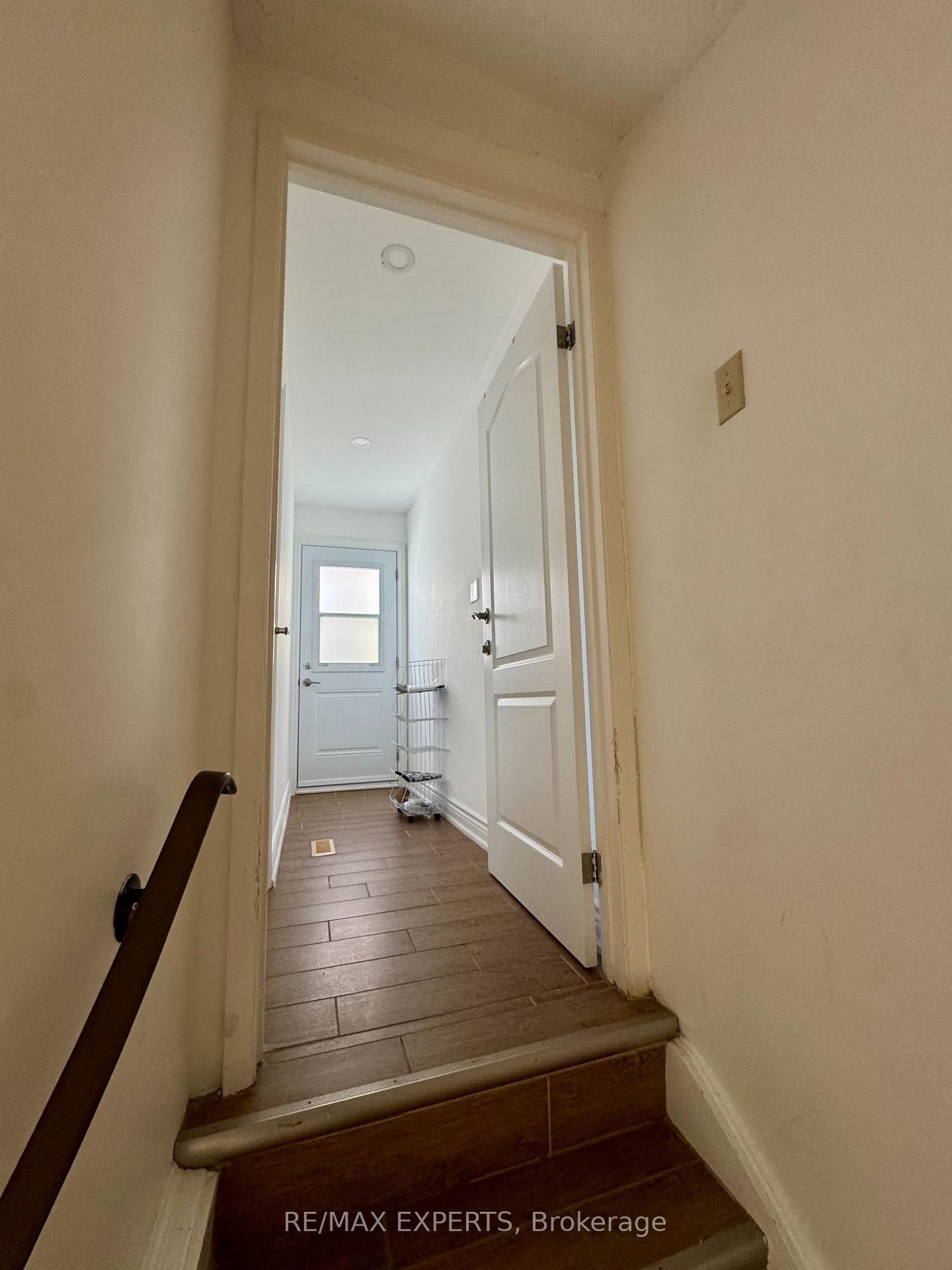 Photo 8 of Unit Basement, 19 Eleanor Circle, Richmond Hill, South Richvale — HOMEH