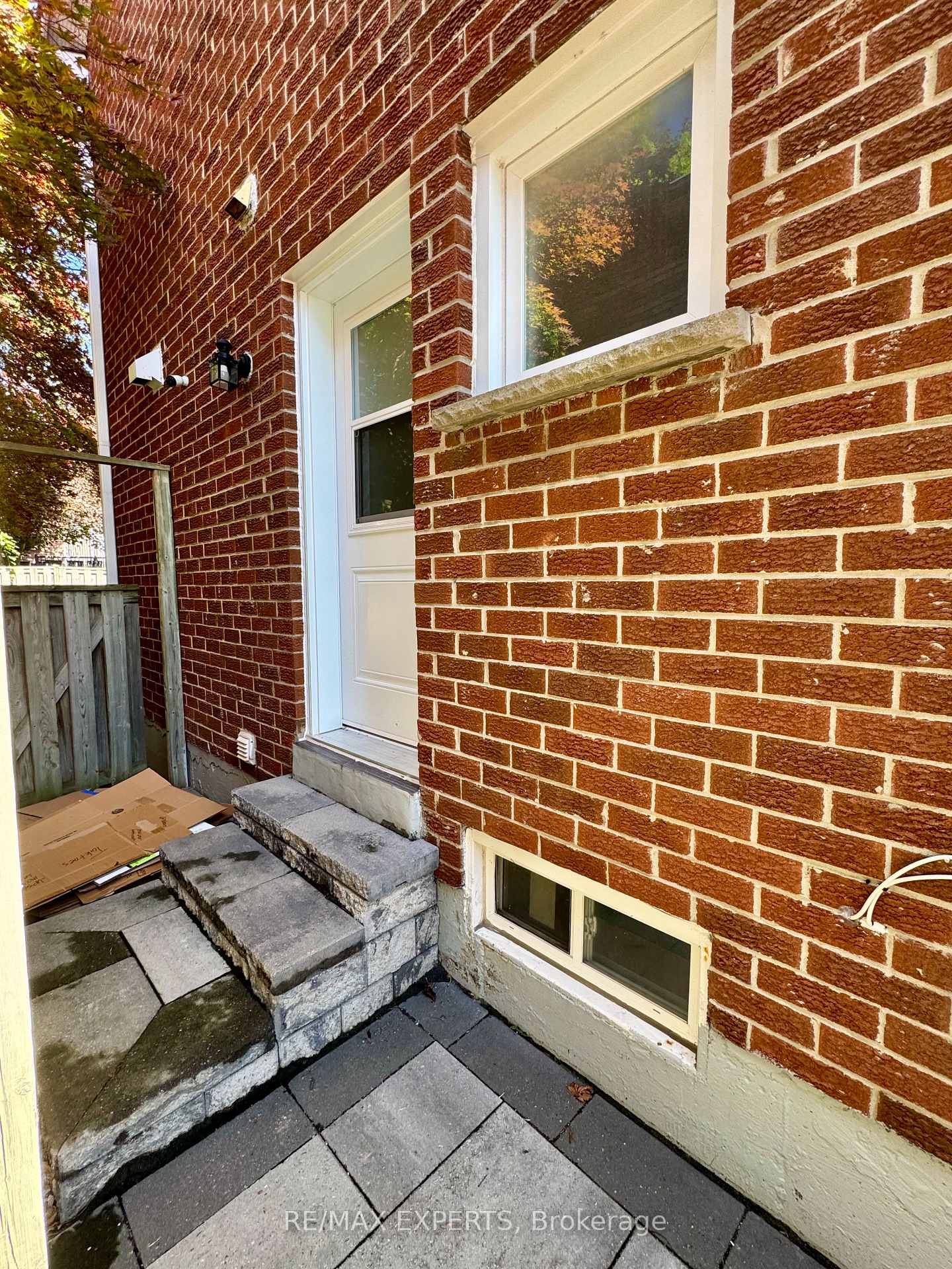 Photo 15 of Unit Basement, 19 Eleanor Circle, Richmond Hill, South Richvale — HOMEH