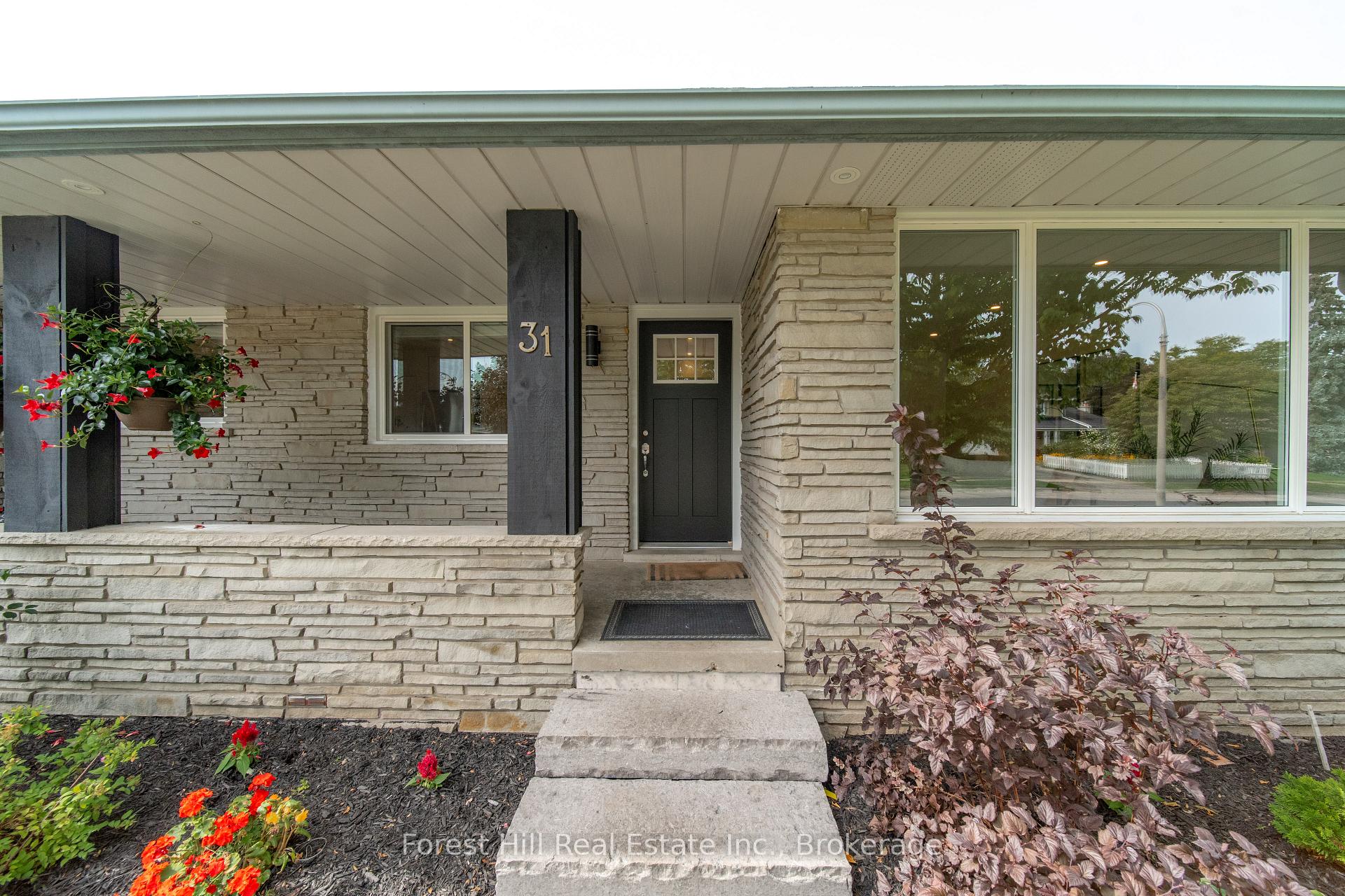 Photo 4 of 31 Gay Crescent, Kitchener, Stanley Park — HOMEH