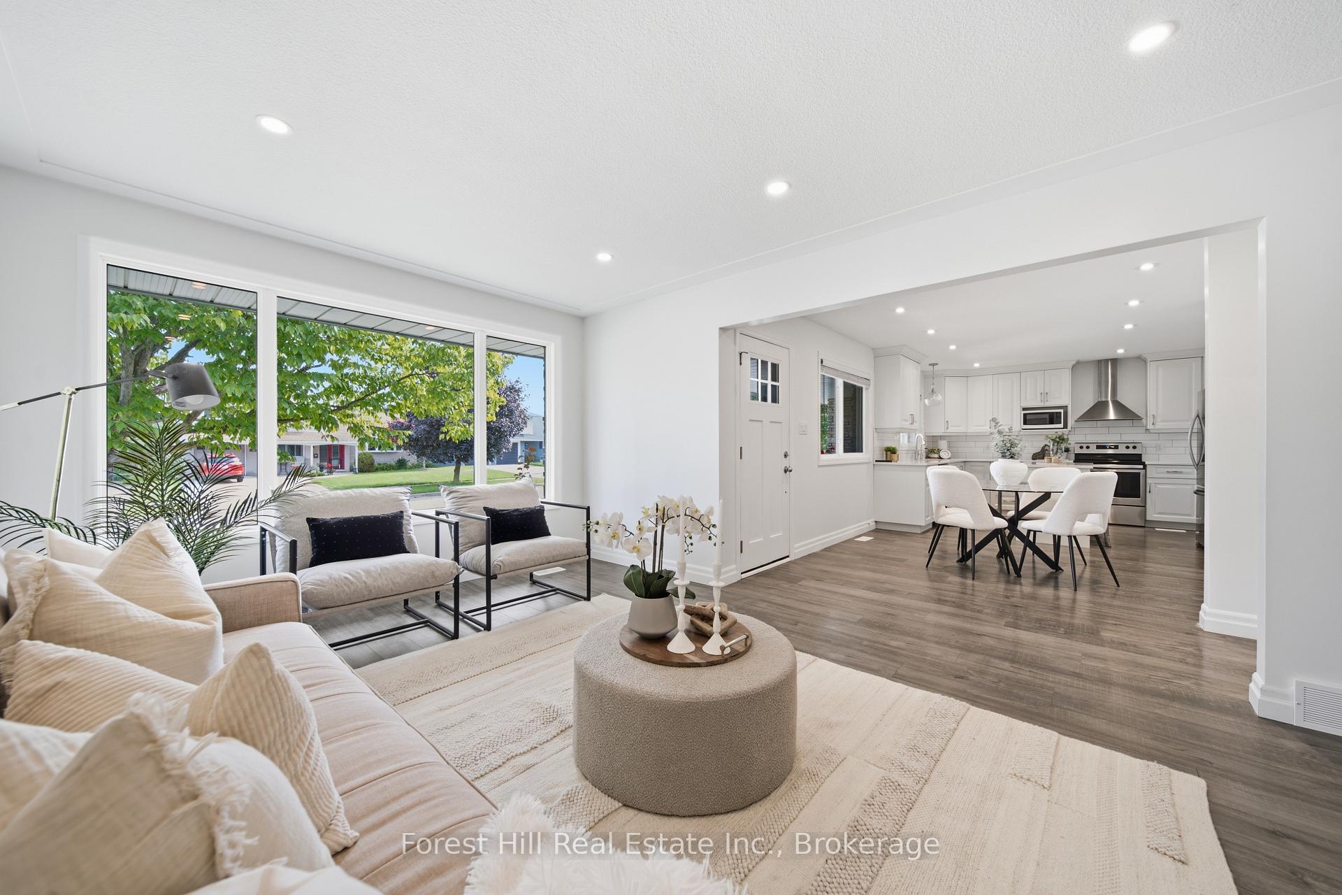Photo 5 of 31 Gay Crescent, Kitchener, Stanley Park — HOMEH