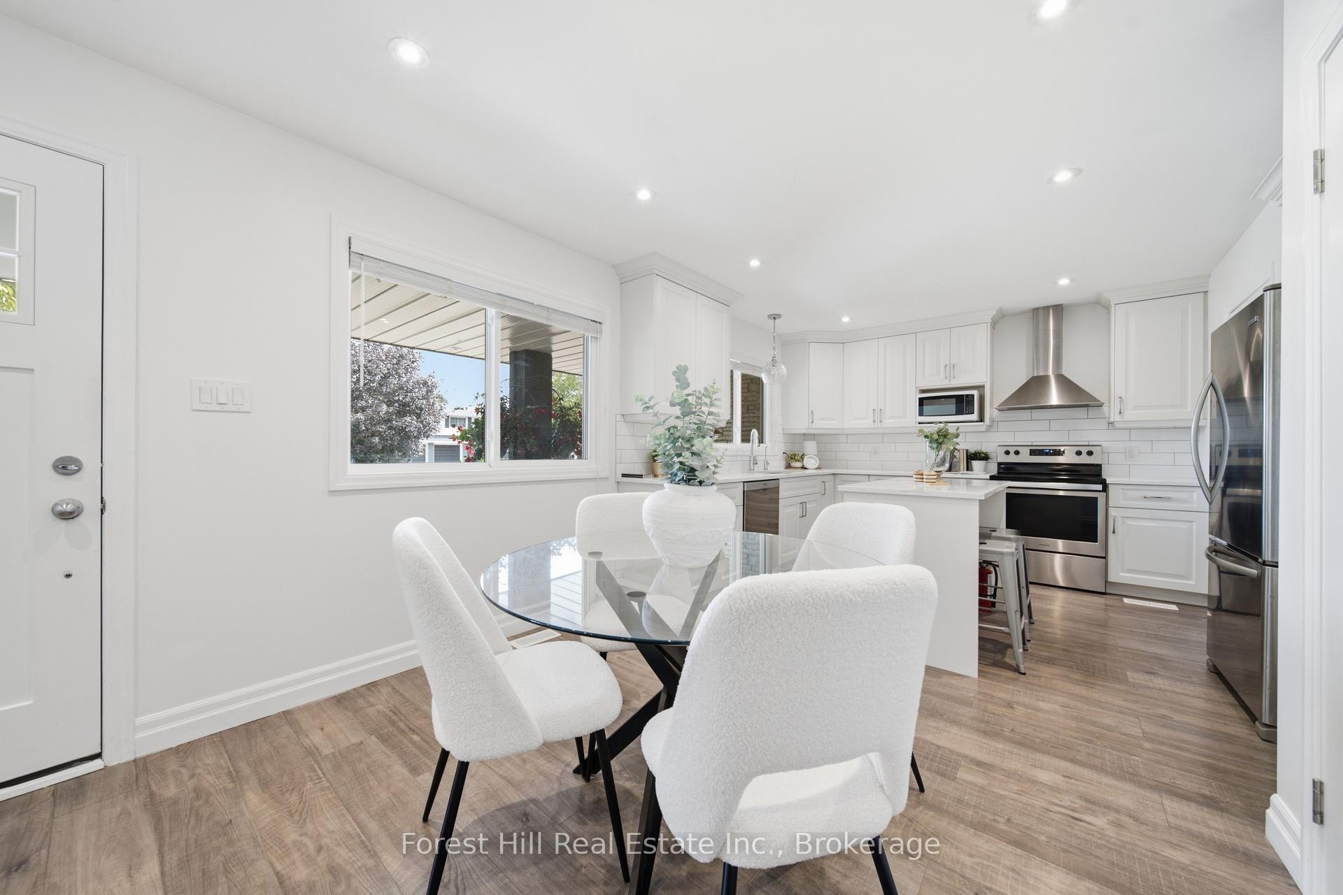Photo 11 of 31 Gay Crescent, Kitchener, Stanley Park — HOMEH