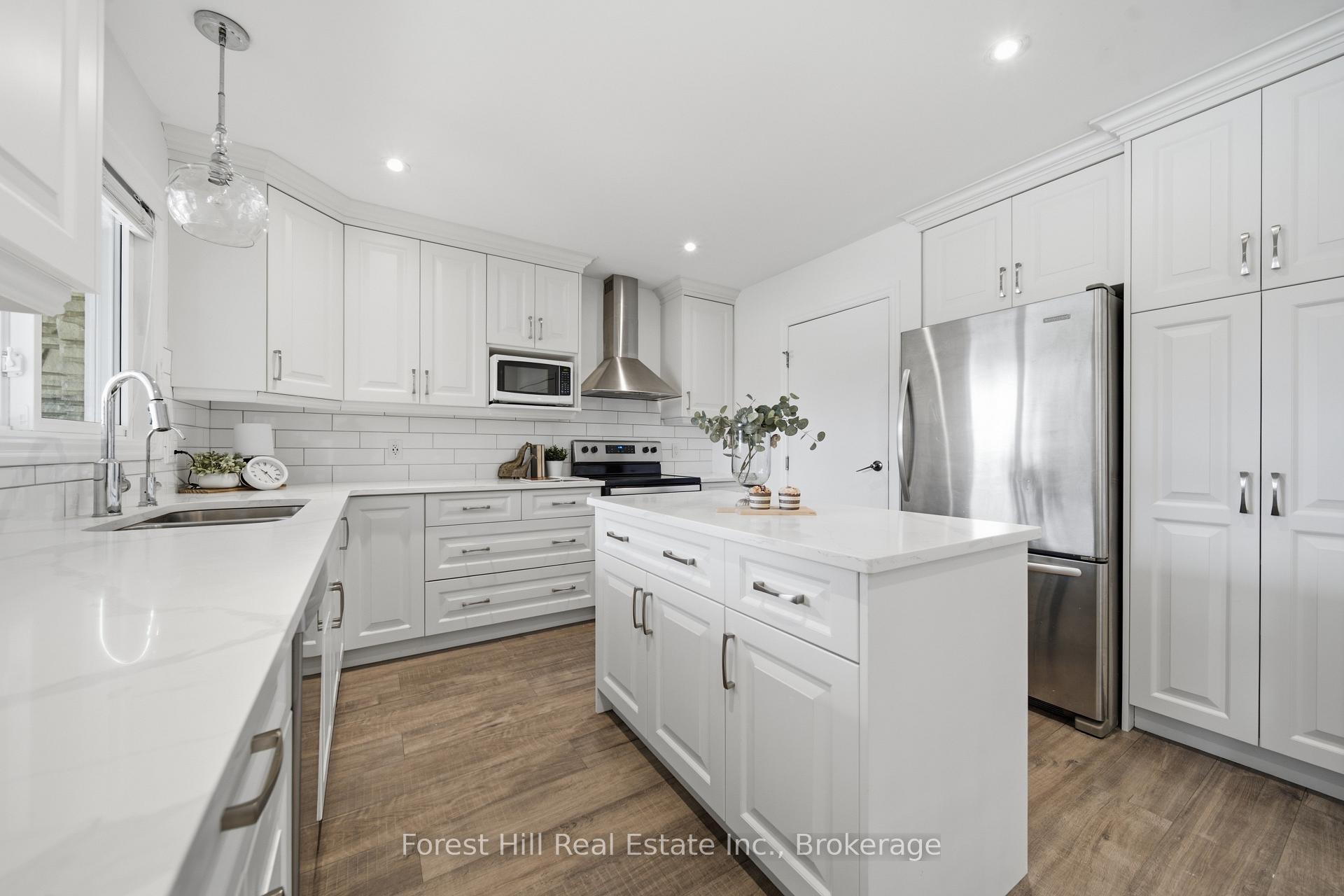 Photo 13 of 31 Gay Crescent, Kitchener, Stanley Park — HOMEH