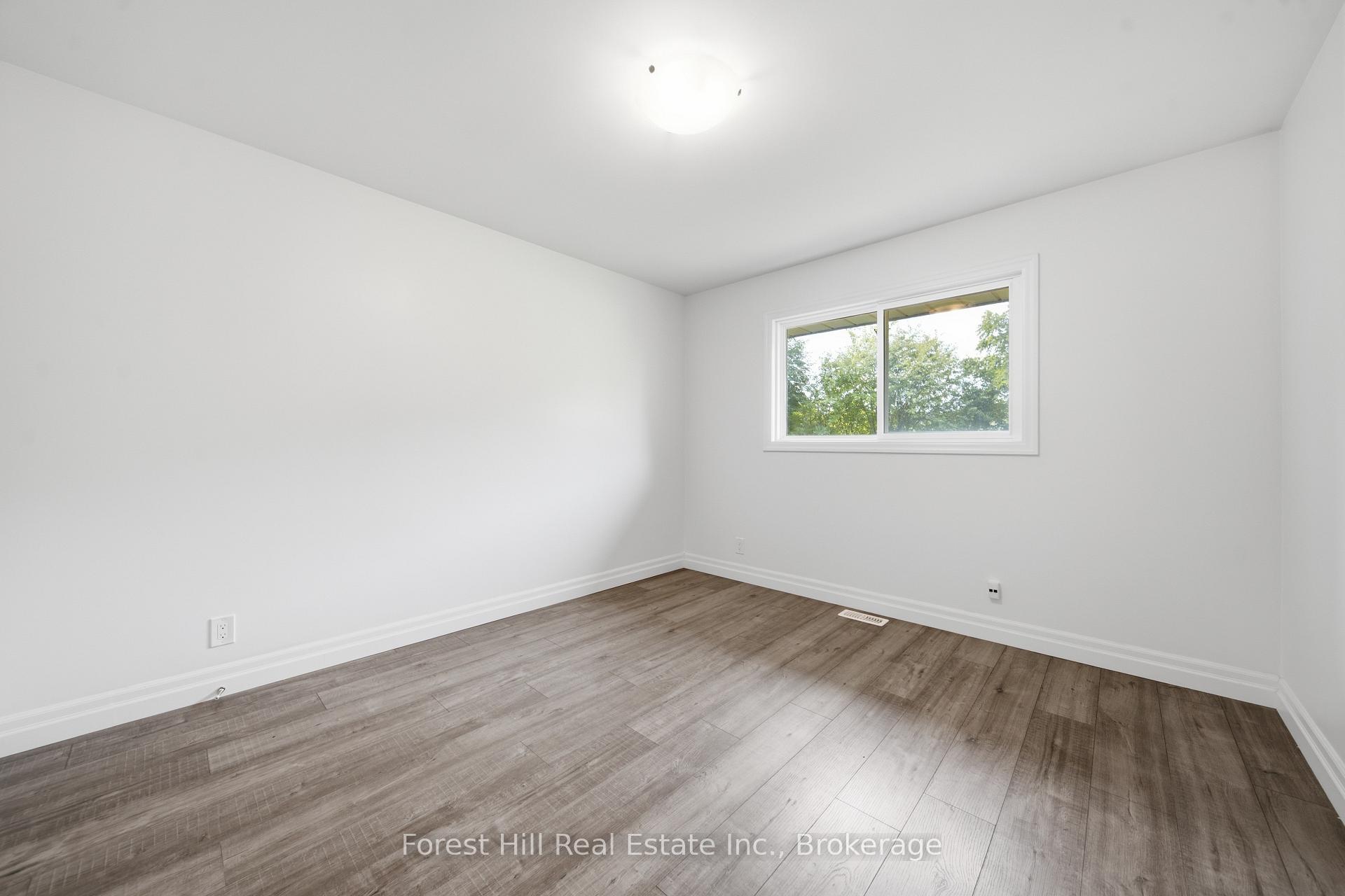 Photo 21 of 31 Gay Crescent, Kitchener, Stanley Park — HOMEH