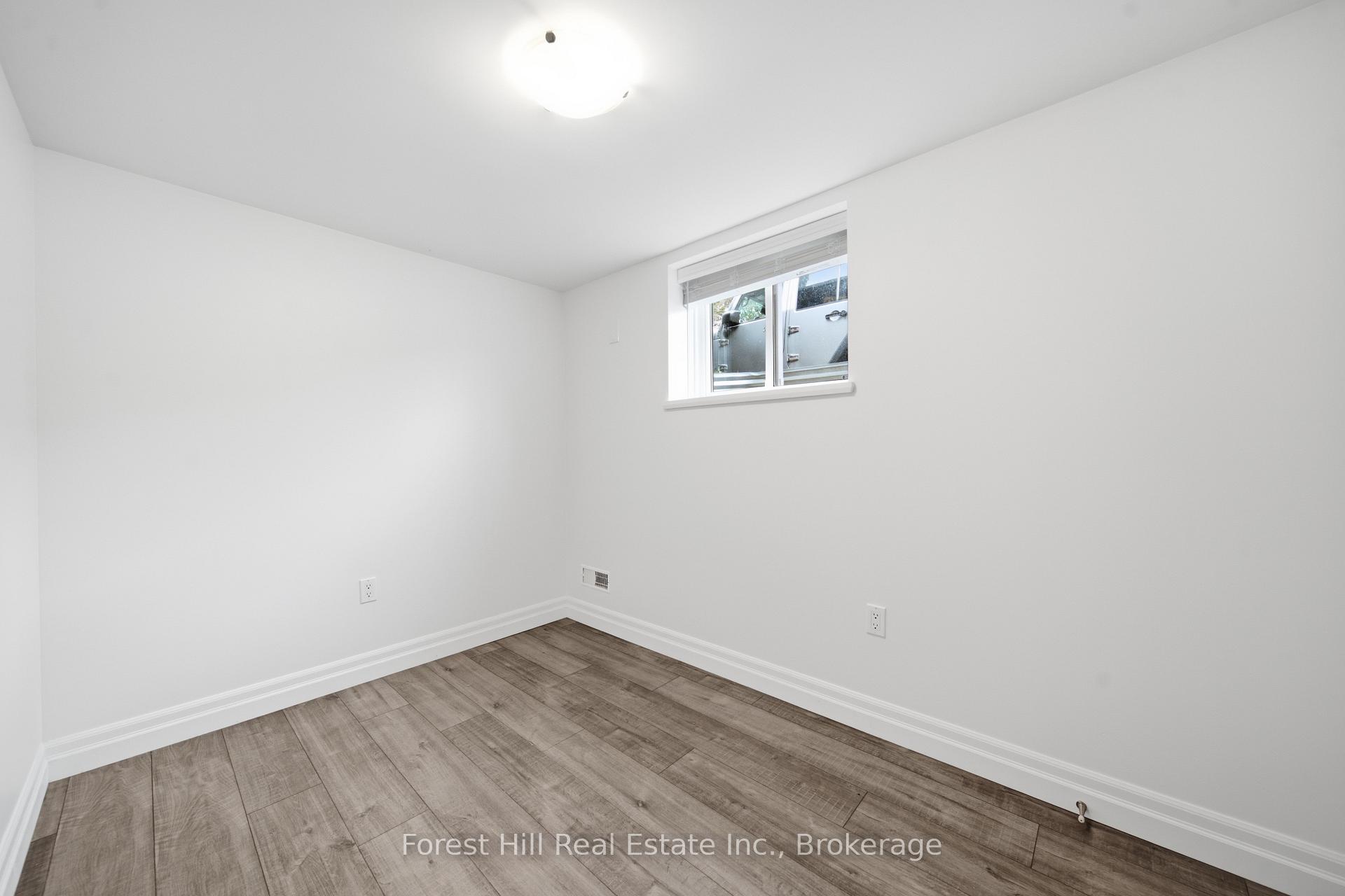 Photo 35 of 31 Gay Crescent, Kitchener, Stanley Park — HOMEH