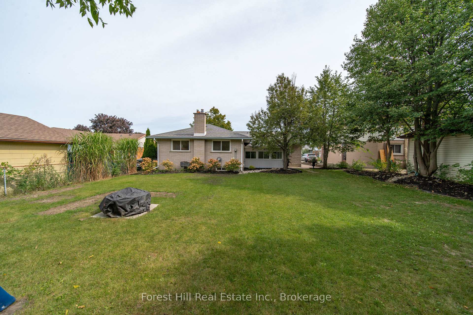 Photo 37 of 31 Gay Crescent, Kitchener, Stanley Park — HOMEH
