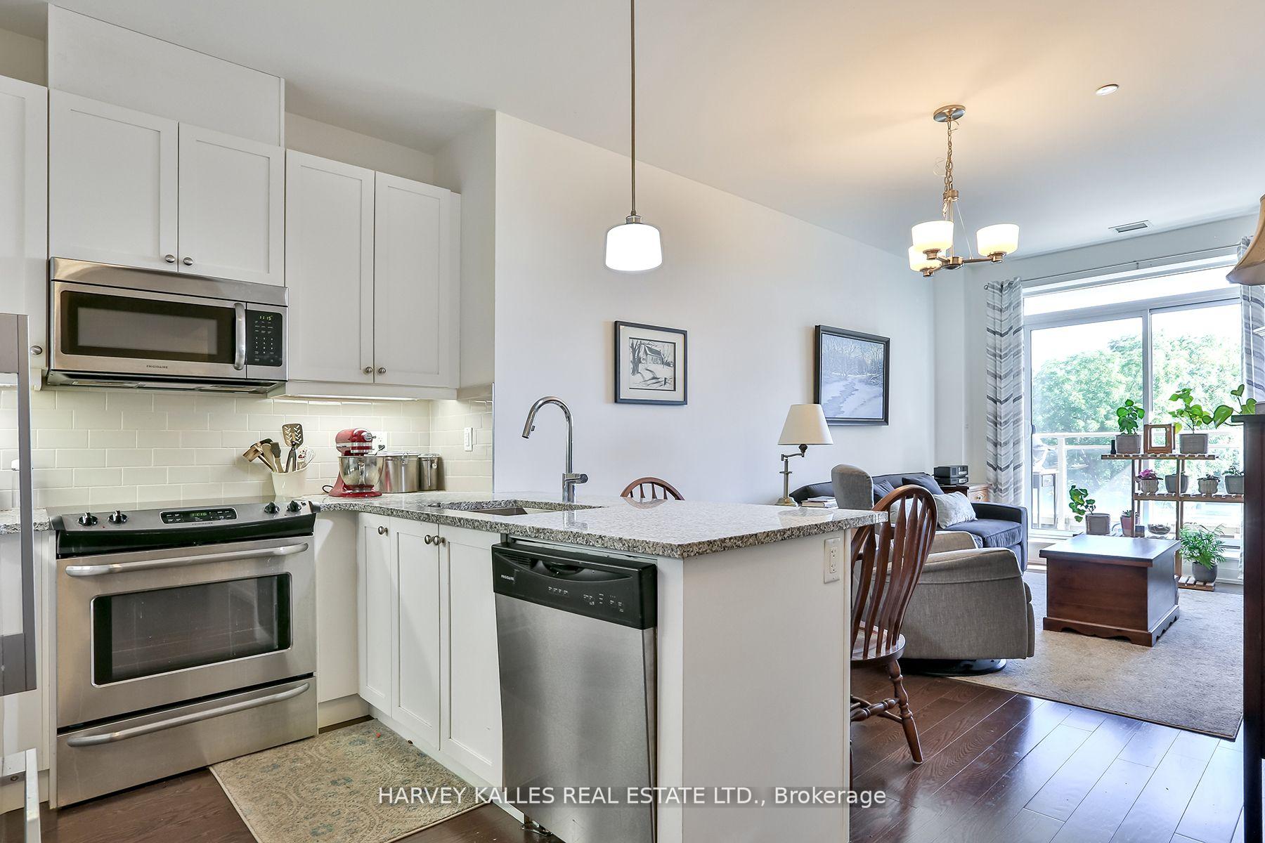 Photo 2 of Unit 502A, 15277 Yonge Street, Aurora, Aurora Village — HOMEH