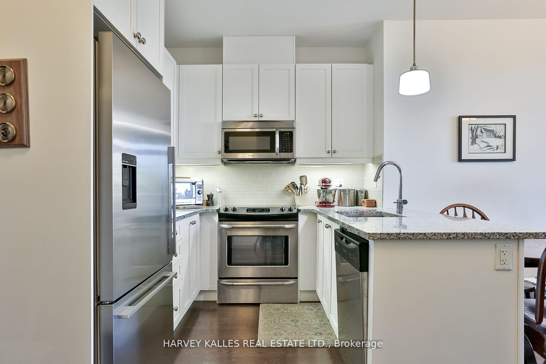 Photo 3 of Unit 502A, 15277 Yonge Street, Aurora, Aurora Village — HOMEH