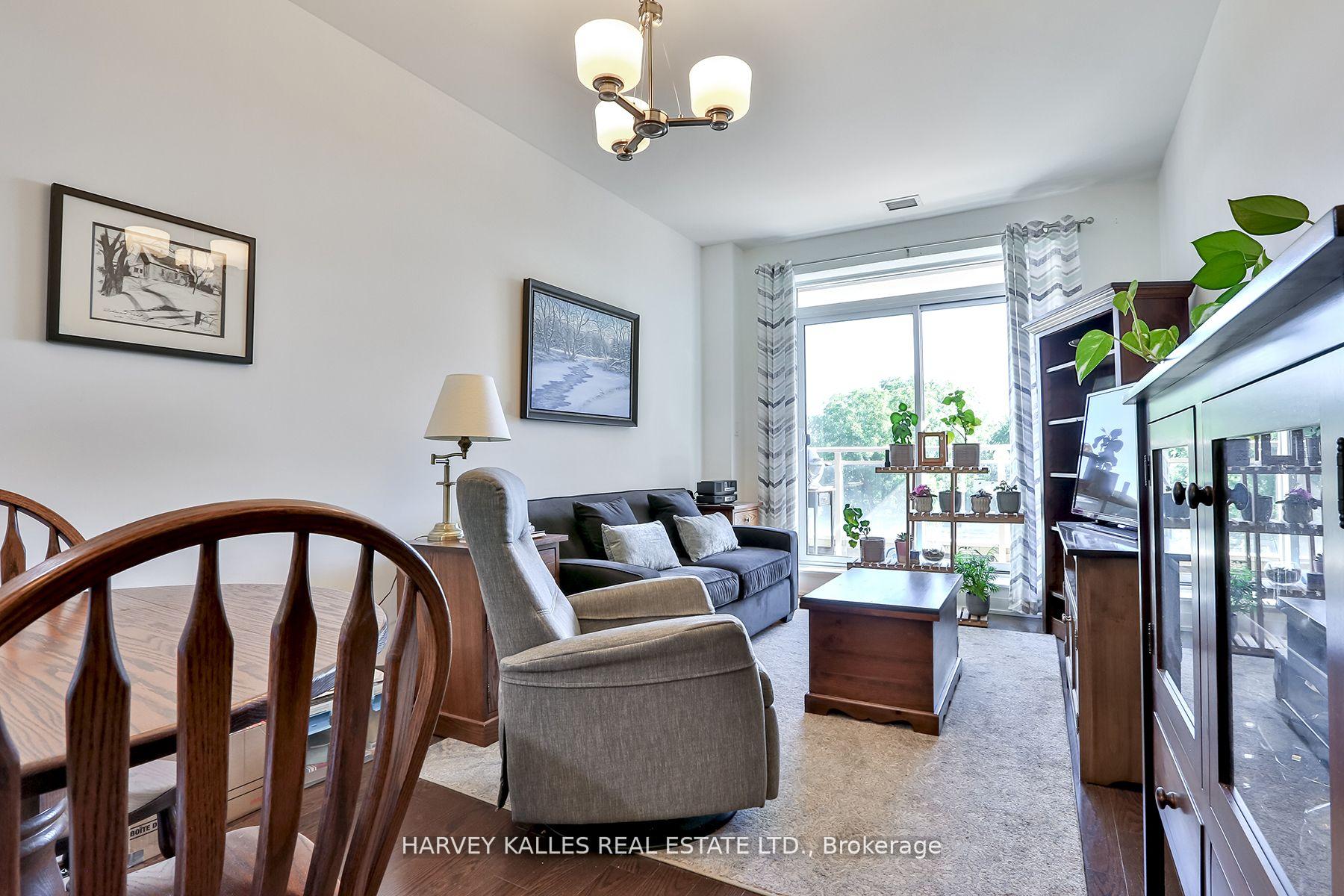 Photo 6 of Unit 502A, 15277 Yonge Street, Aurora, Aurora Village — HOMEH