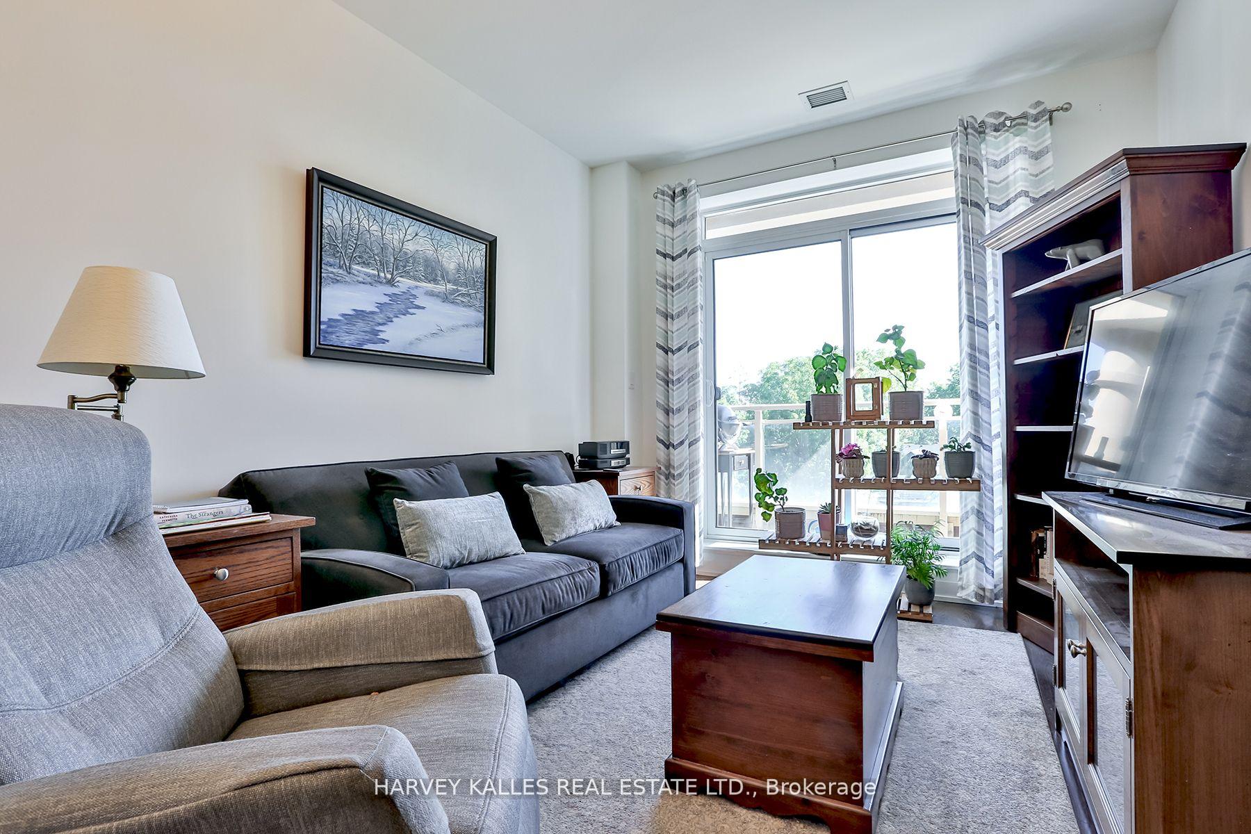 Photo 7 of Unit 502A, 15277 Yonge Street, Aurora, Aurora Village — HOMEH