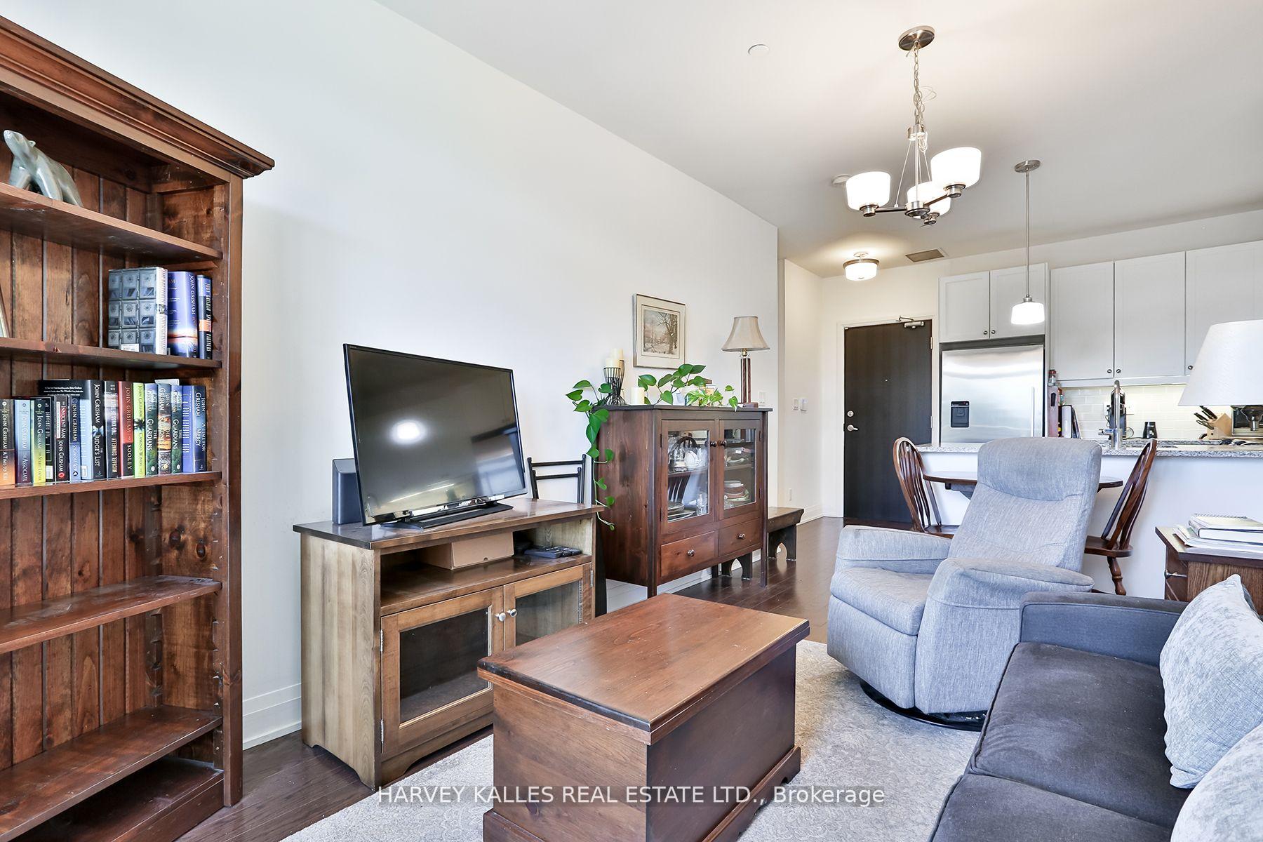 Photo 9 of Unit 502A, 15277 Yonge Street, Aurora, Aurora Village — HOMEH