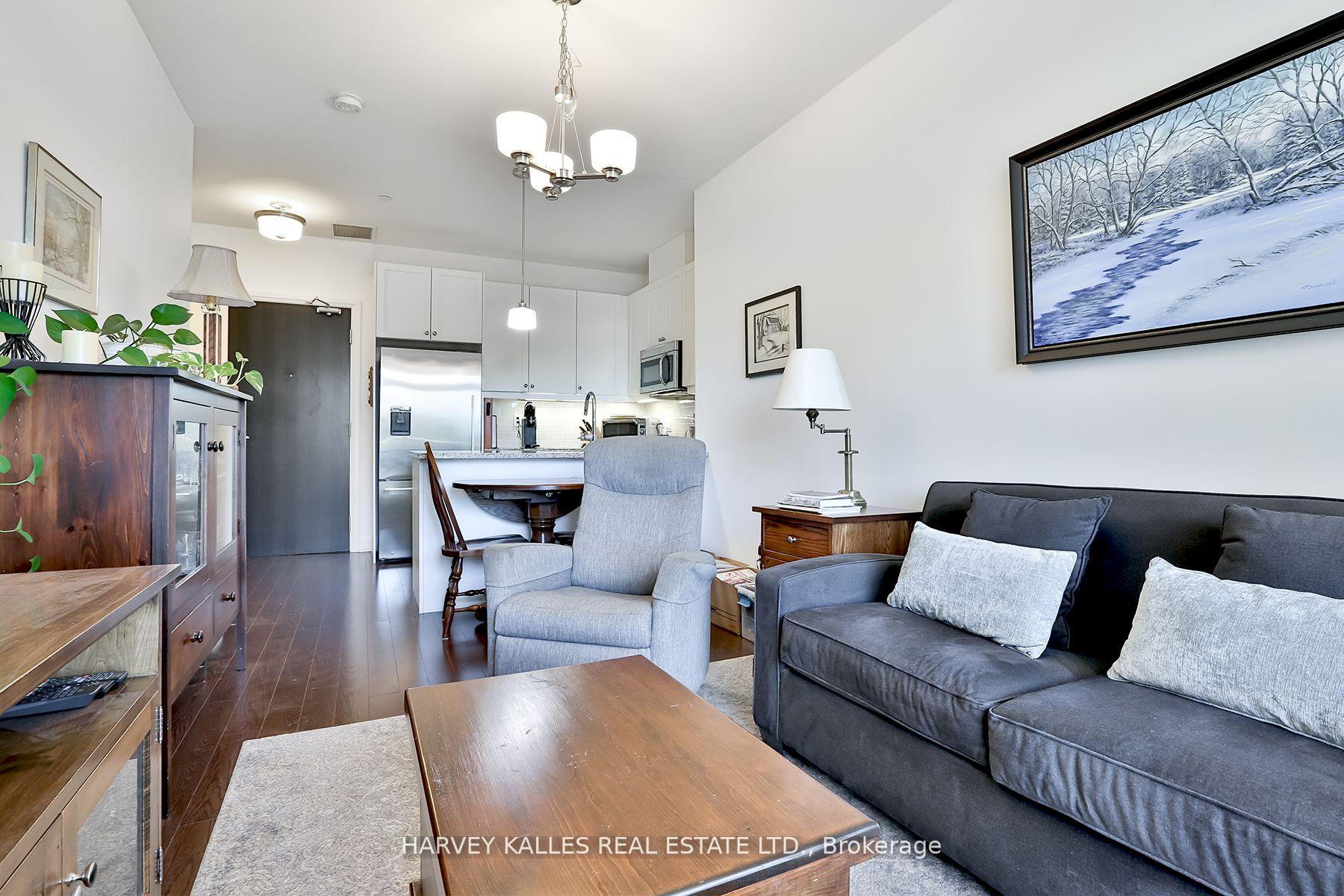 Photo 10 of Unit 502A, 15277 Yonge Street, Aurora, Aurora Village — HOMEH