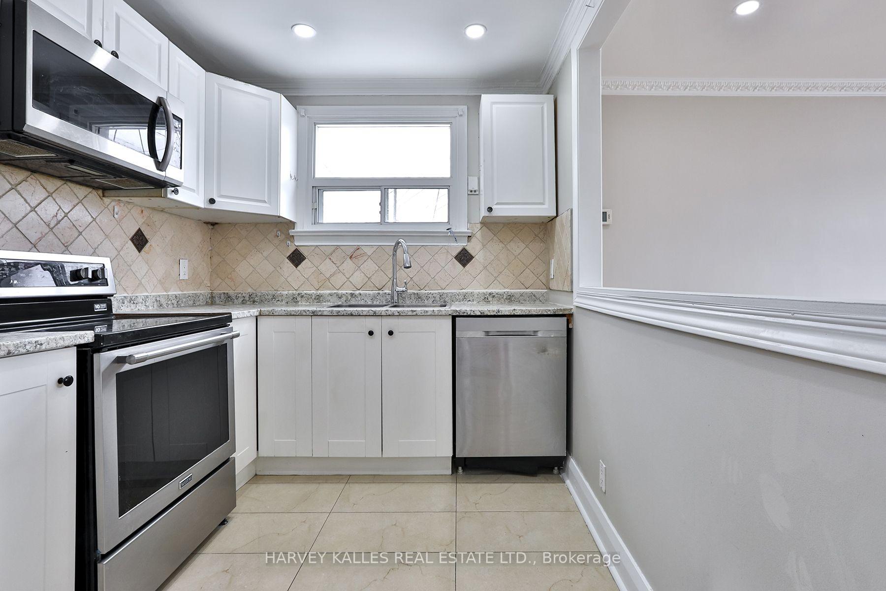 Photo 9 of 1239 Jane Street, North York, Mount Dennis — HOMEH
