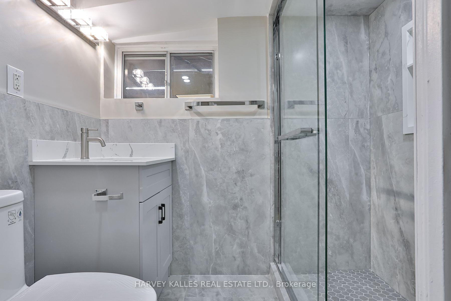 Photo 23 of 1239 Jane Street, North York, Mount Dennis — HOMEH