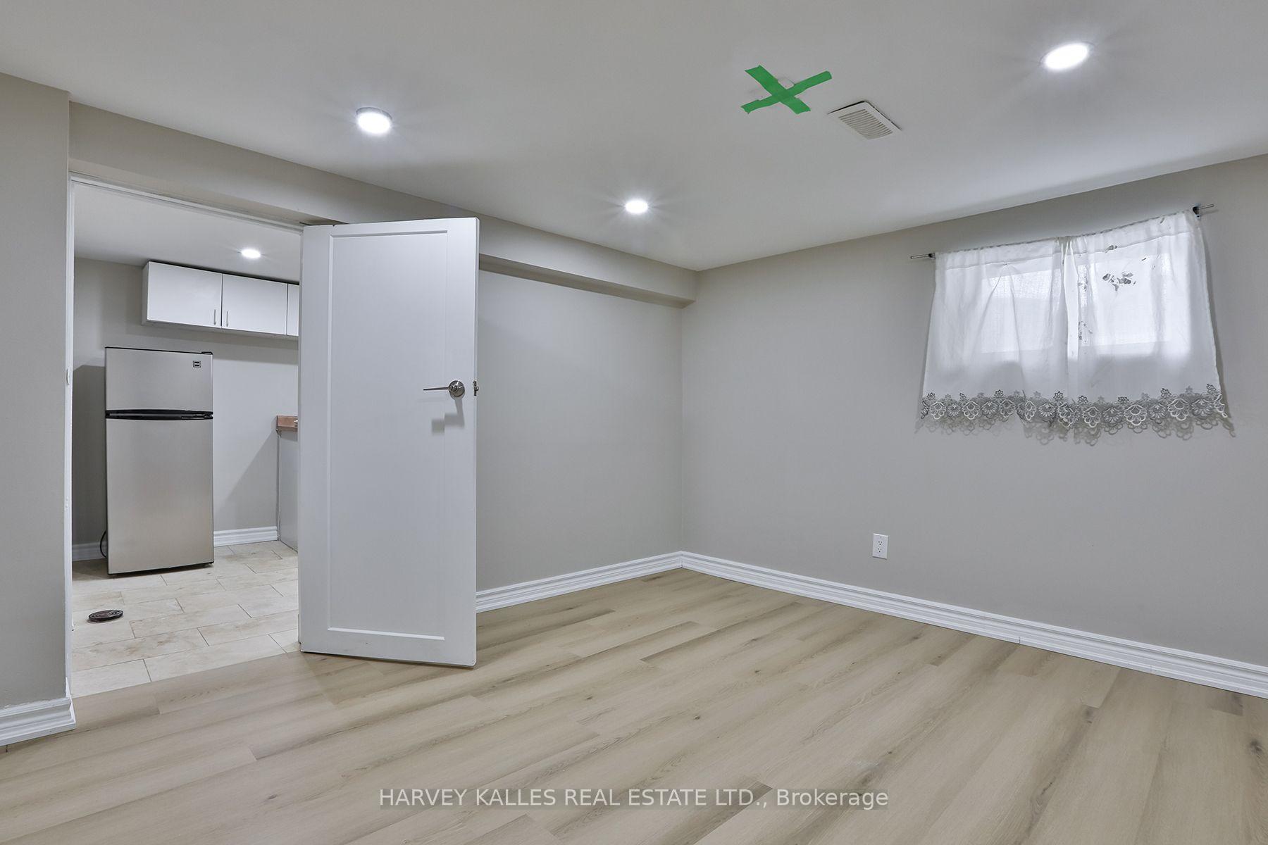 Photo 28 of 1239 Jane Street, North York, Mount Dennis — HOMEH
