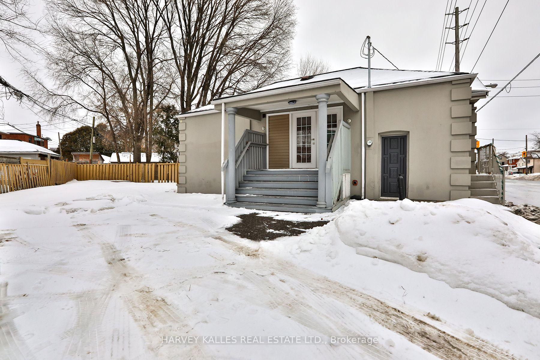 Photo 29 of 1239 Jane Street, North York, Mount Dennis — HOMEH