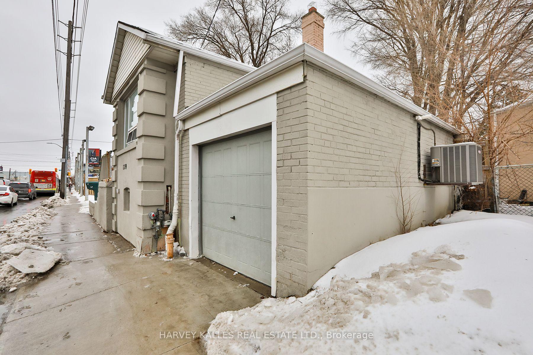 Photo 32 of 1239 Jane Street, North York, Mount Dennis — HOMEH