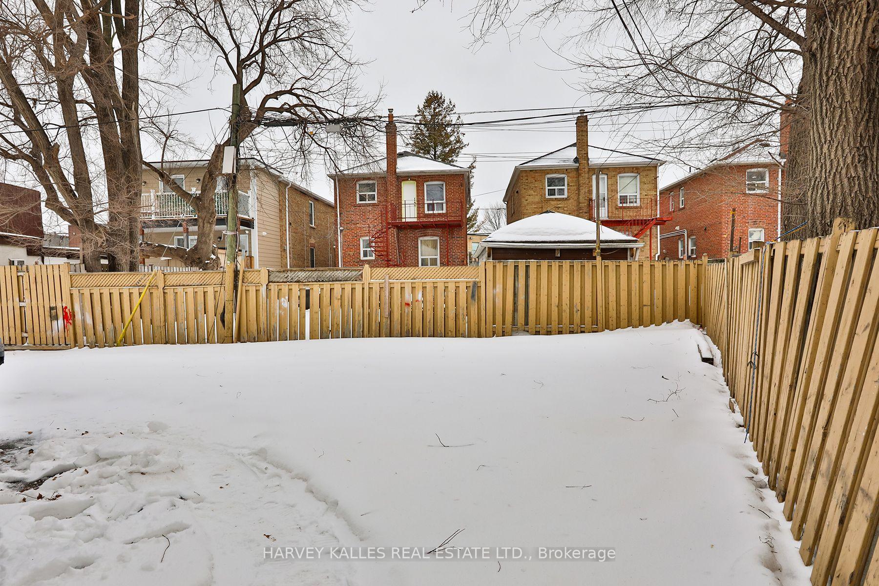 Photo 33 of 1239 Jane Street, North York, Mount Dennis — HOMEH